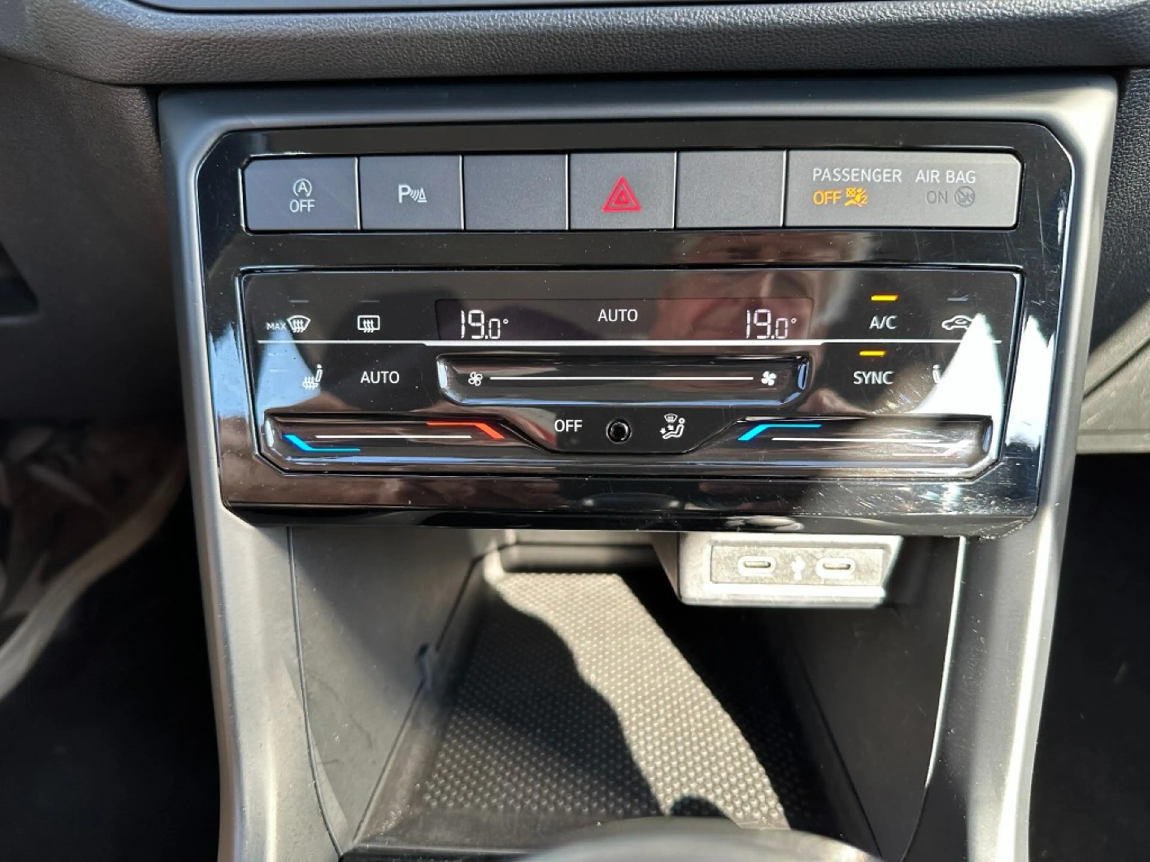 Volkswagen T-Cross 1.0 TSi Life Navi. Camera Apple-CarPlay stoelverw. — photo 24