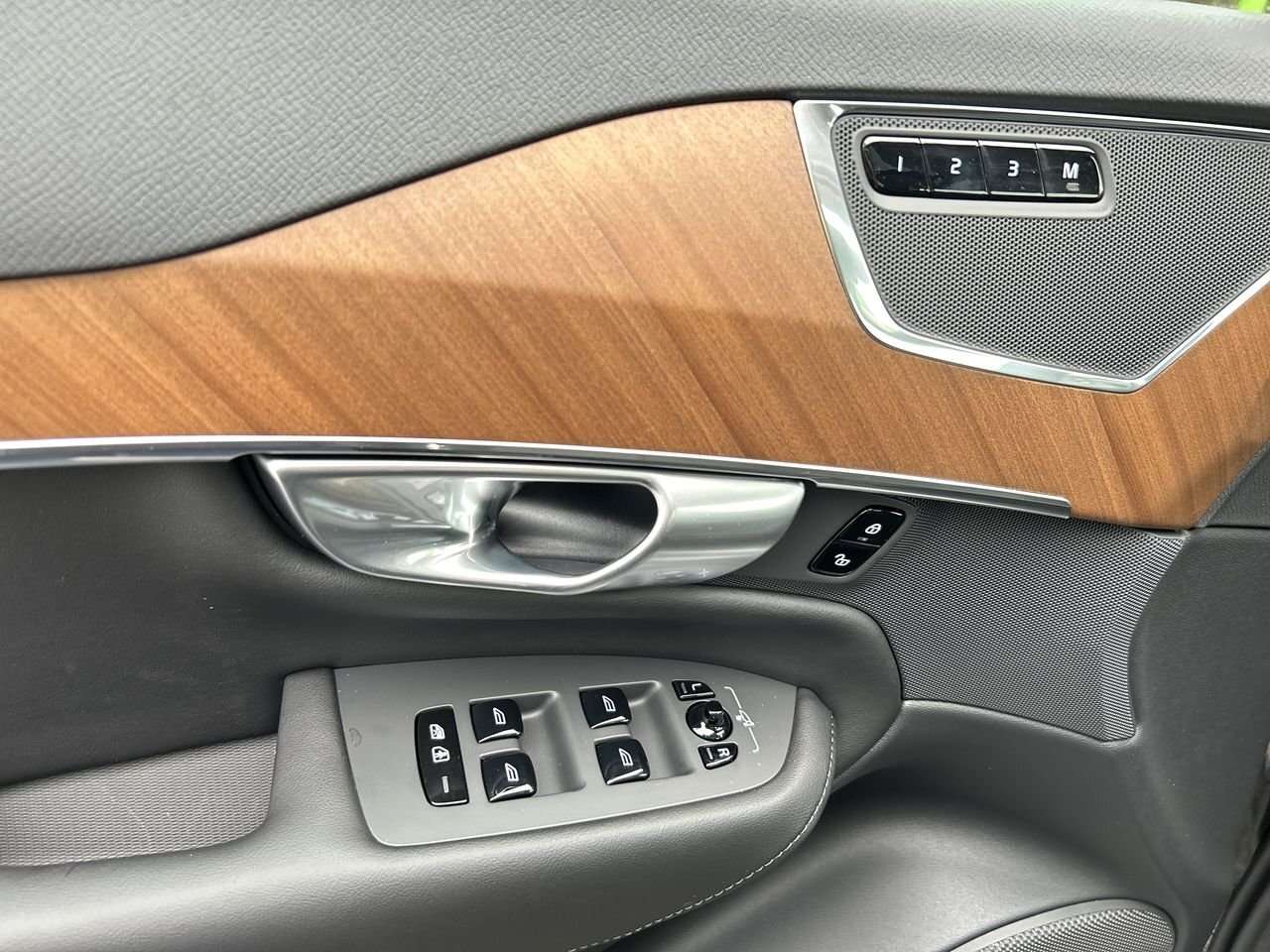 2024 Volvo XC90 Core Bright Theme Local One-Owner | Accident-Free thumb 21
