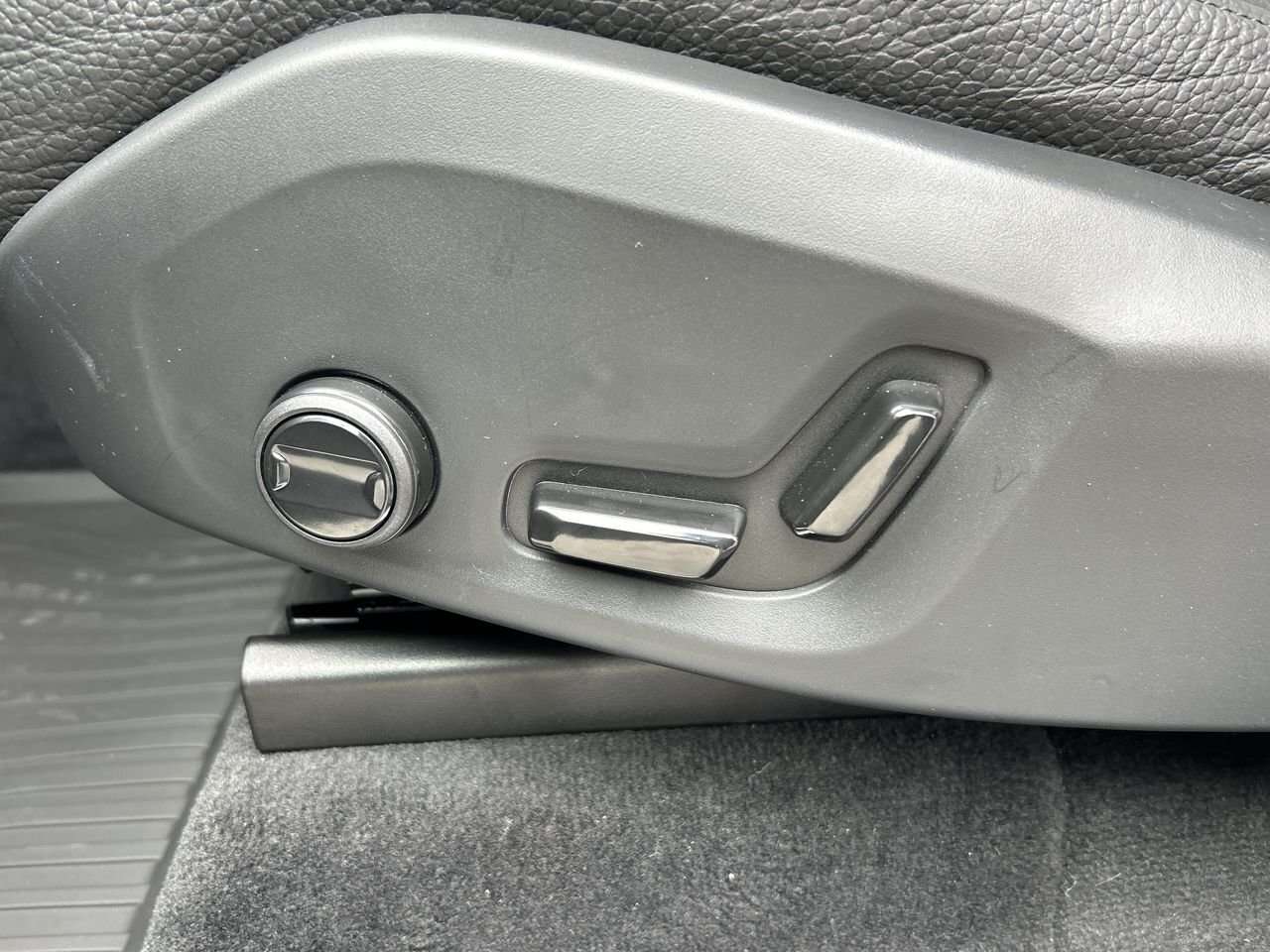 2024 Volvo XC90 Core Bright Theme Local One-Owner | Accident-Free thumb 20