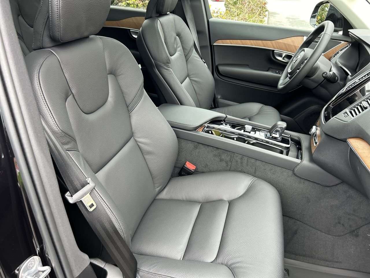 2024 Volvo XC90 Core Bright Theme Local One-Owner | Accident-Free thumb 33