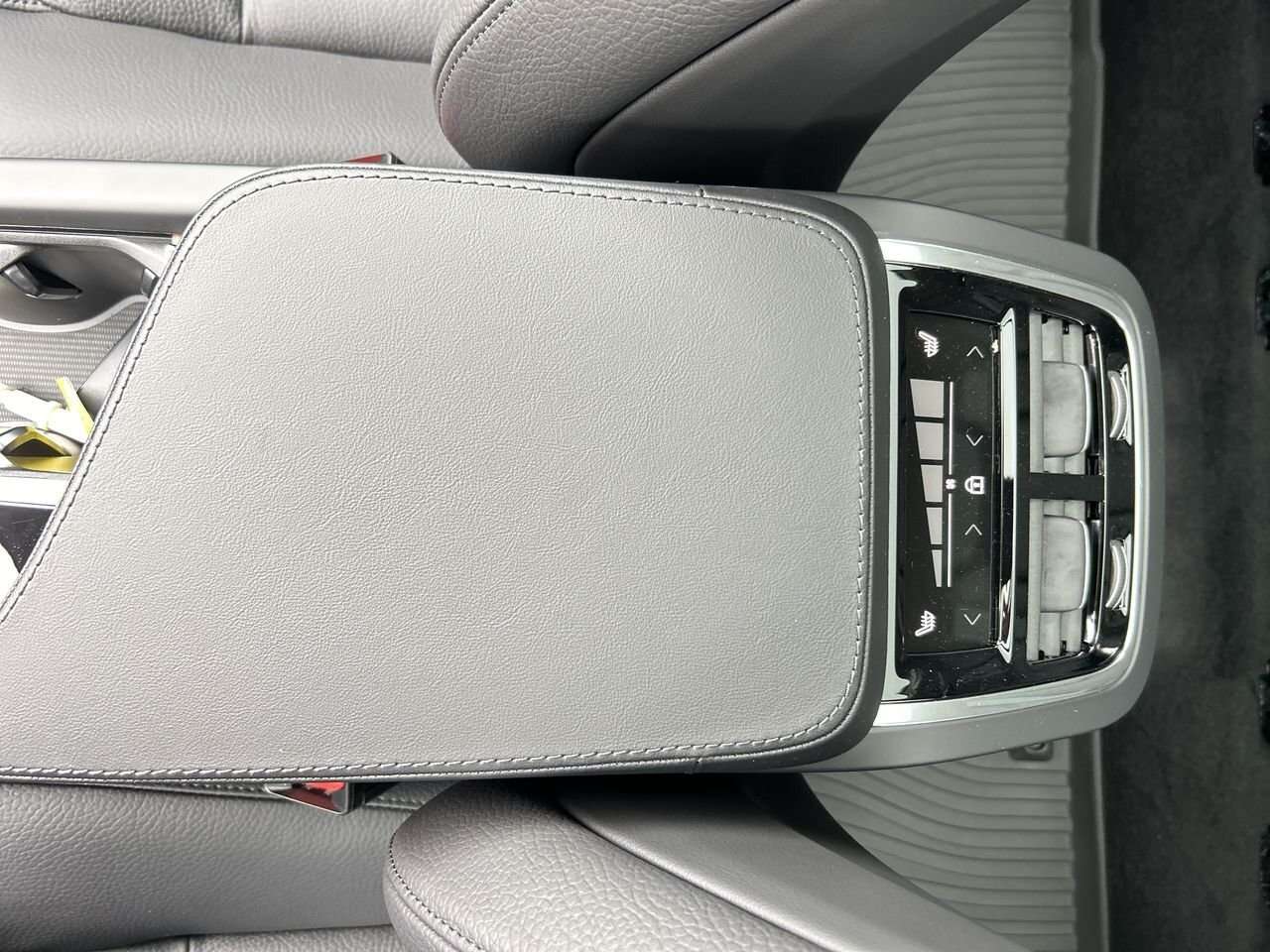 2024 Volvo XC90 Core Bright Theme Local One-Owner | Accident-Free thumb 29