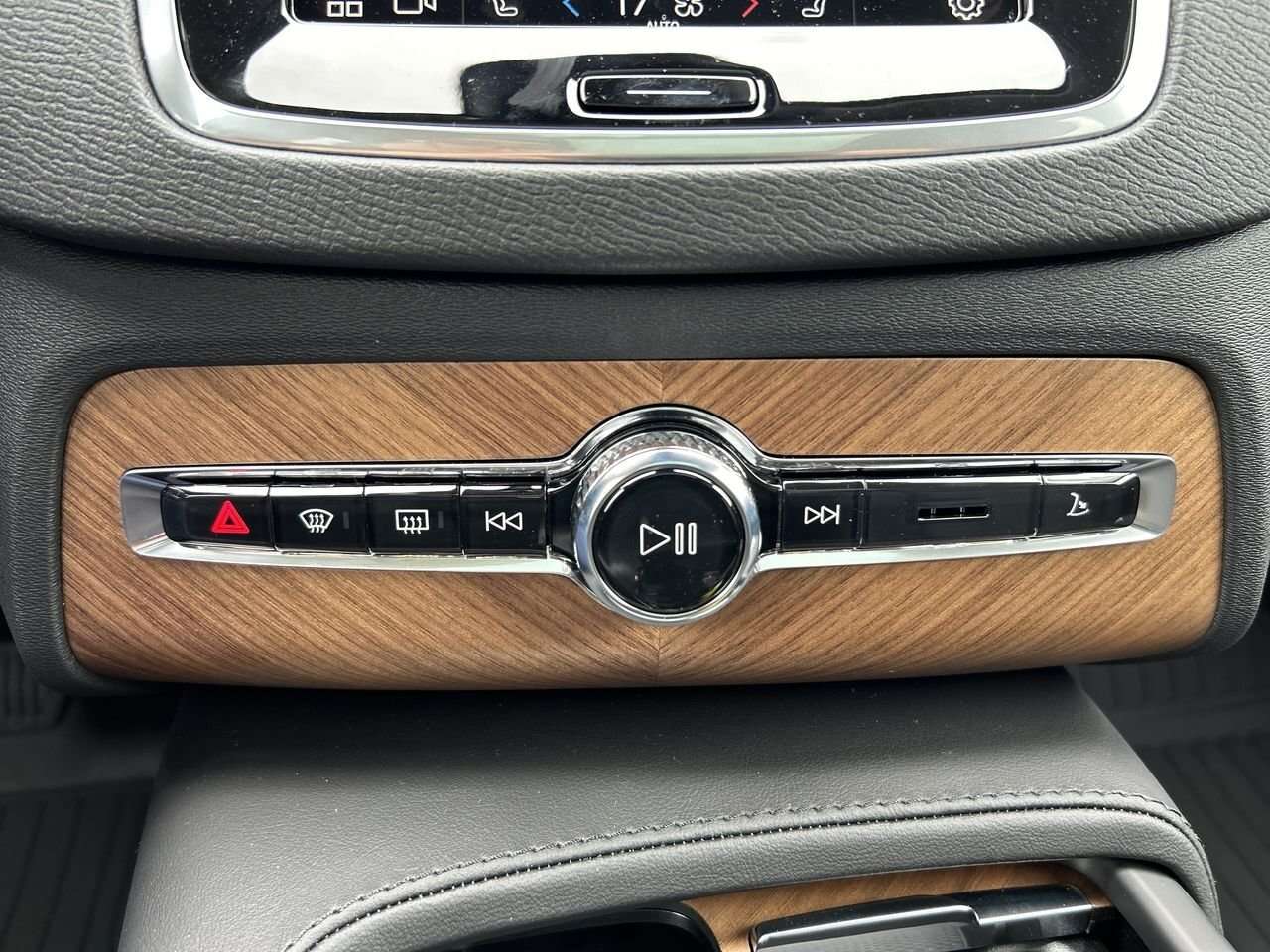 2024 Volvo XC90 Core Bright Theme Local One-Owner | Accident-Free thumb 27