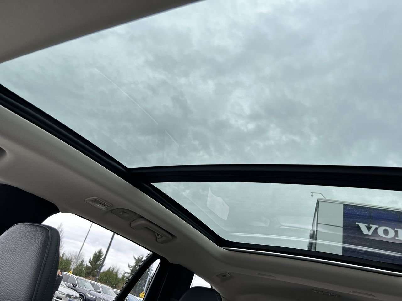 2024 Volvo XC90 Core Bright Theme Local One-Owner | Accident-Free thumb 30