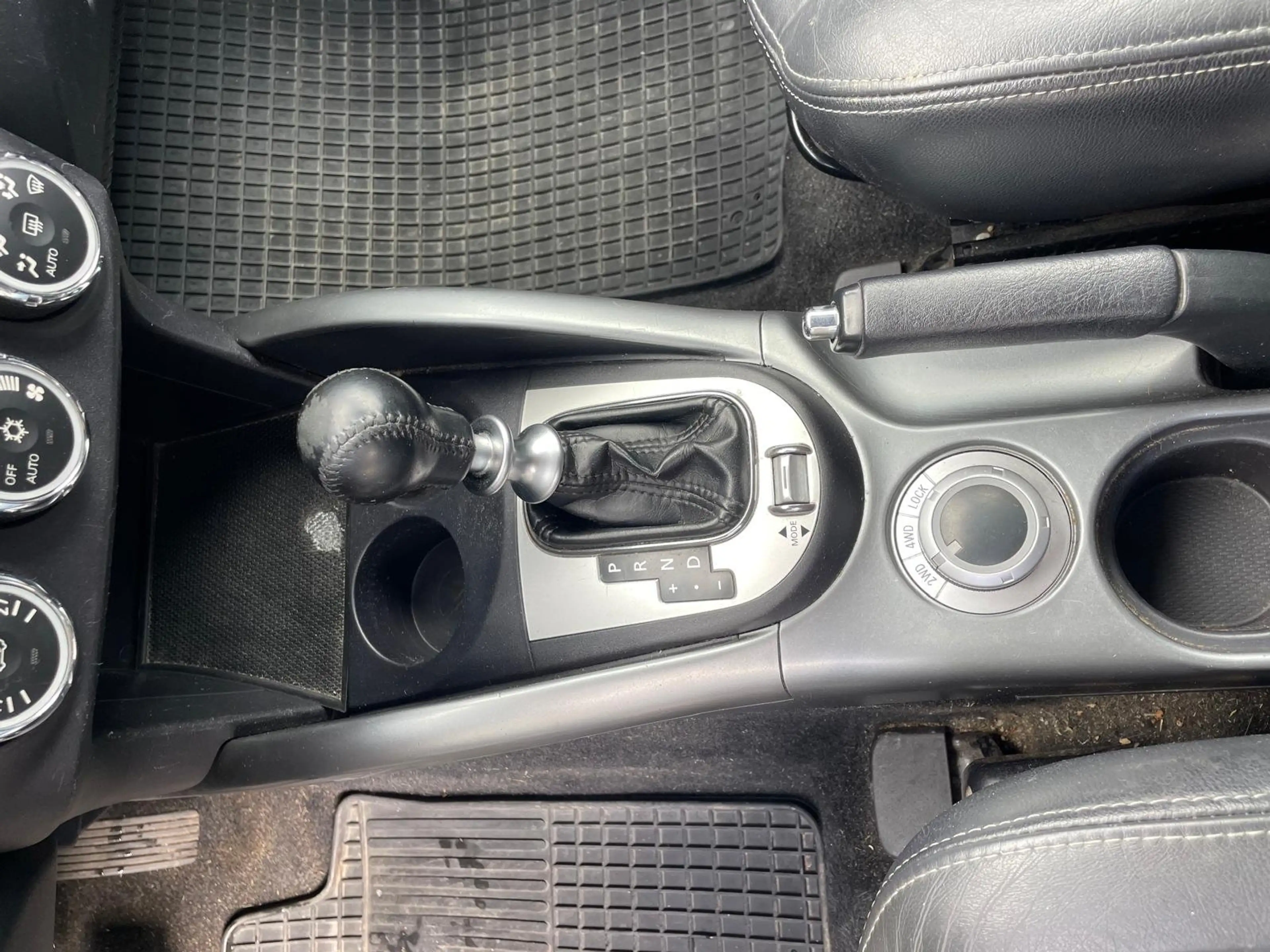 Peugeot 4007 4007 2,2 HDi 160 FAP DCS6 Exclusive Exclusive — photo 14