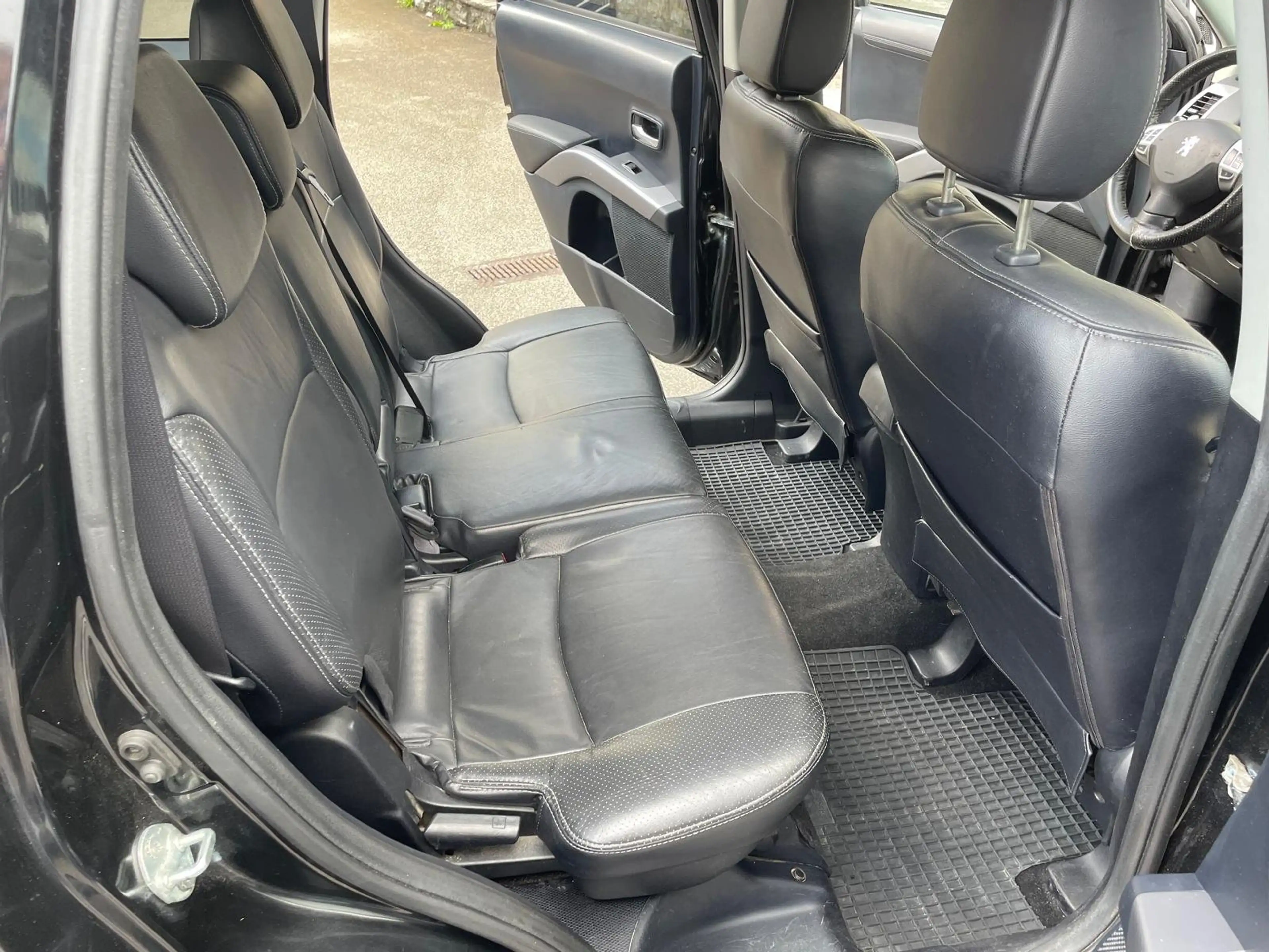 Peugeot 4007 4007 2,2 HDi 160 FAP DCS6 Exclusive Exclusive — photo 7