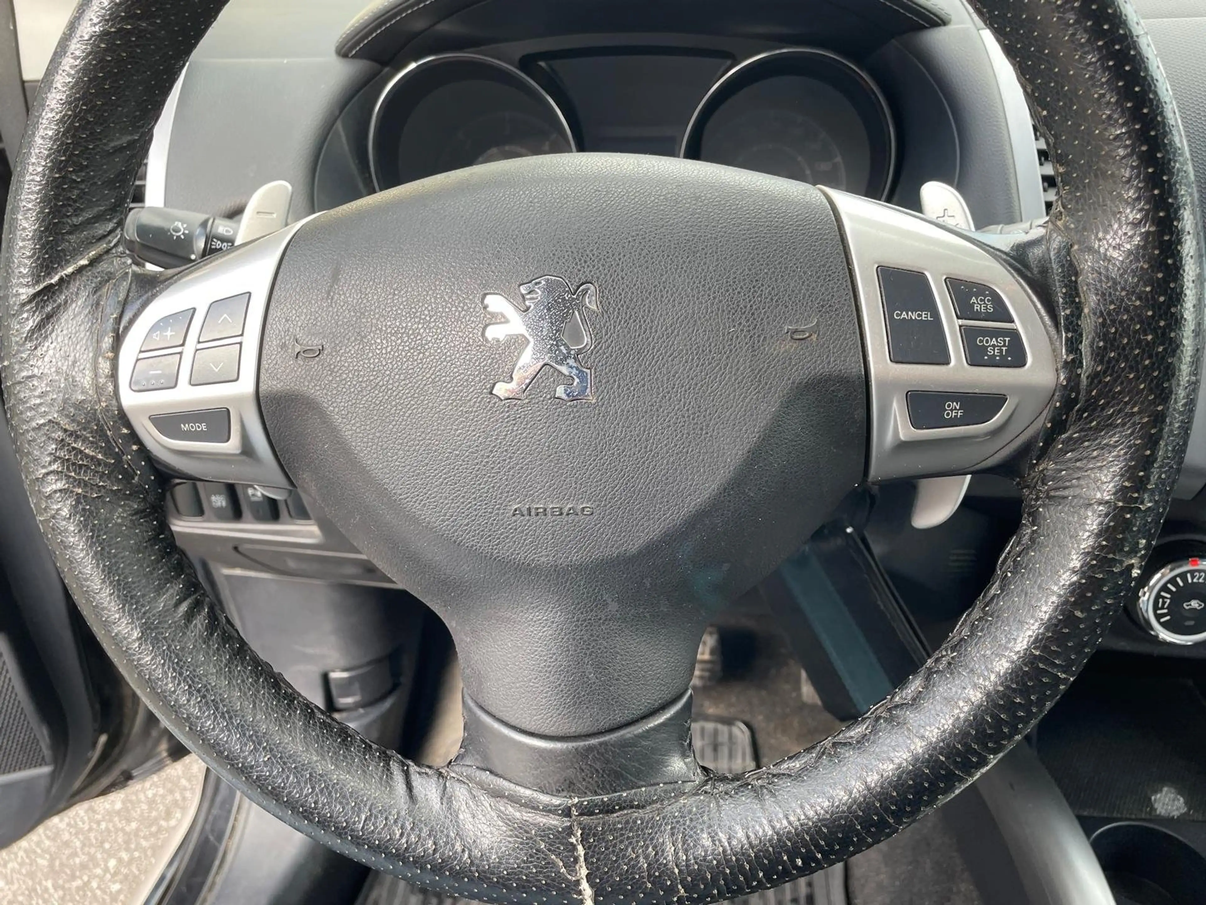 Peugeot 4007 4007 2,2 HDi 160 FAP DCS6 Exclusive Exclusive — photo 9