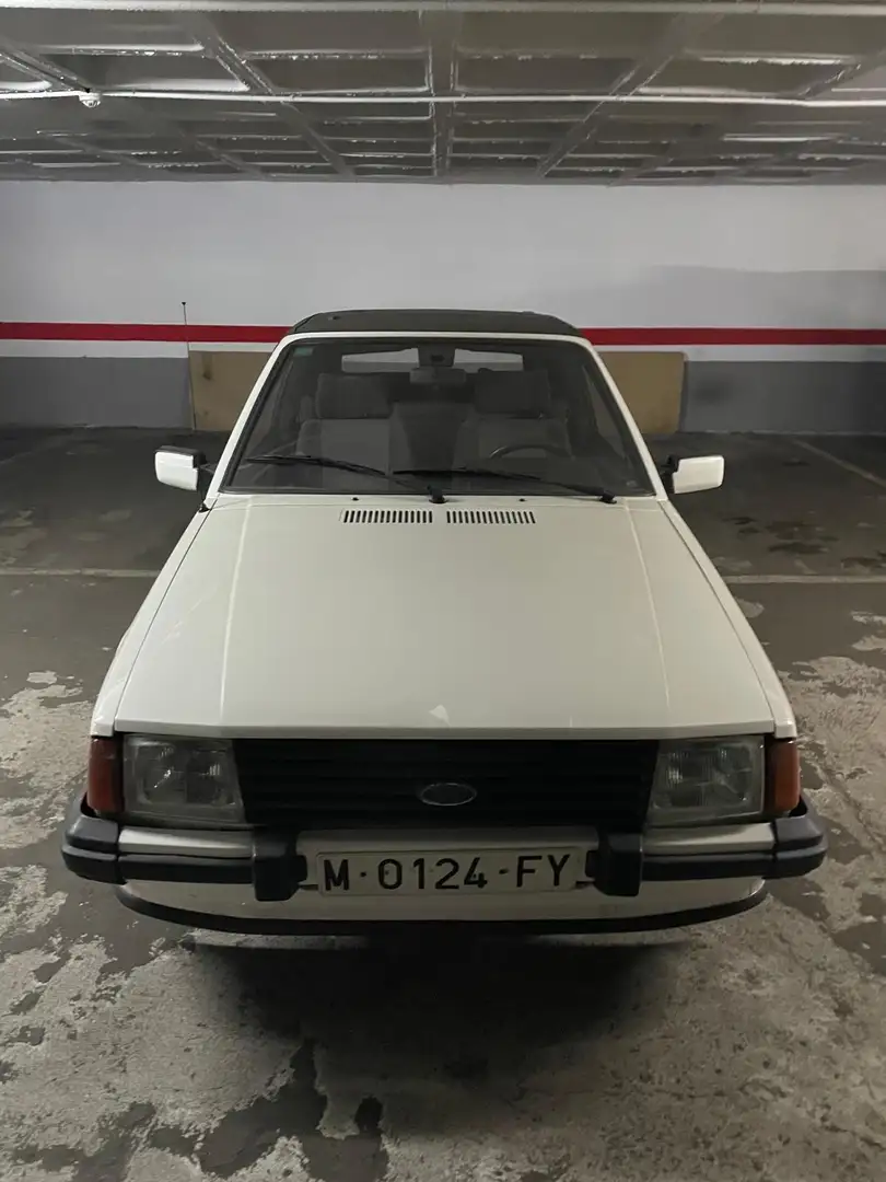 Ford Escort XR3i Cabrio Biały - 2