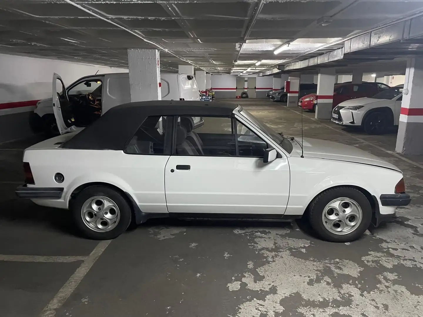 Ford Escort XR3i Cabrio Biały - 1