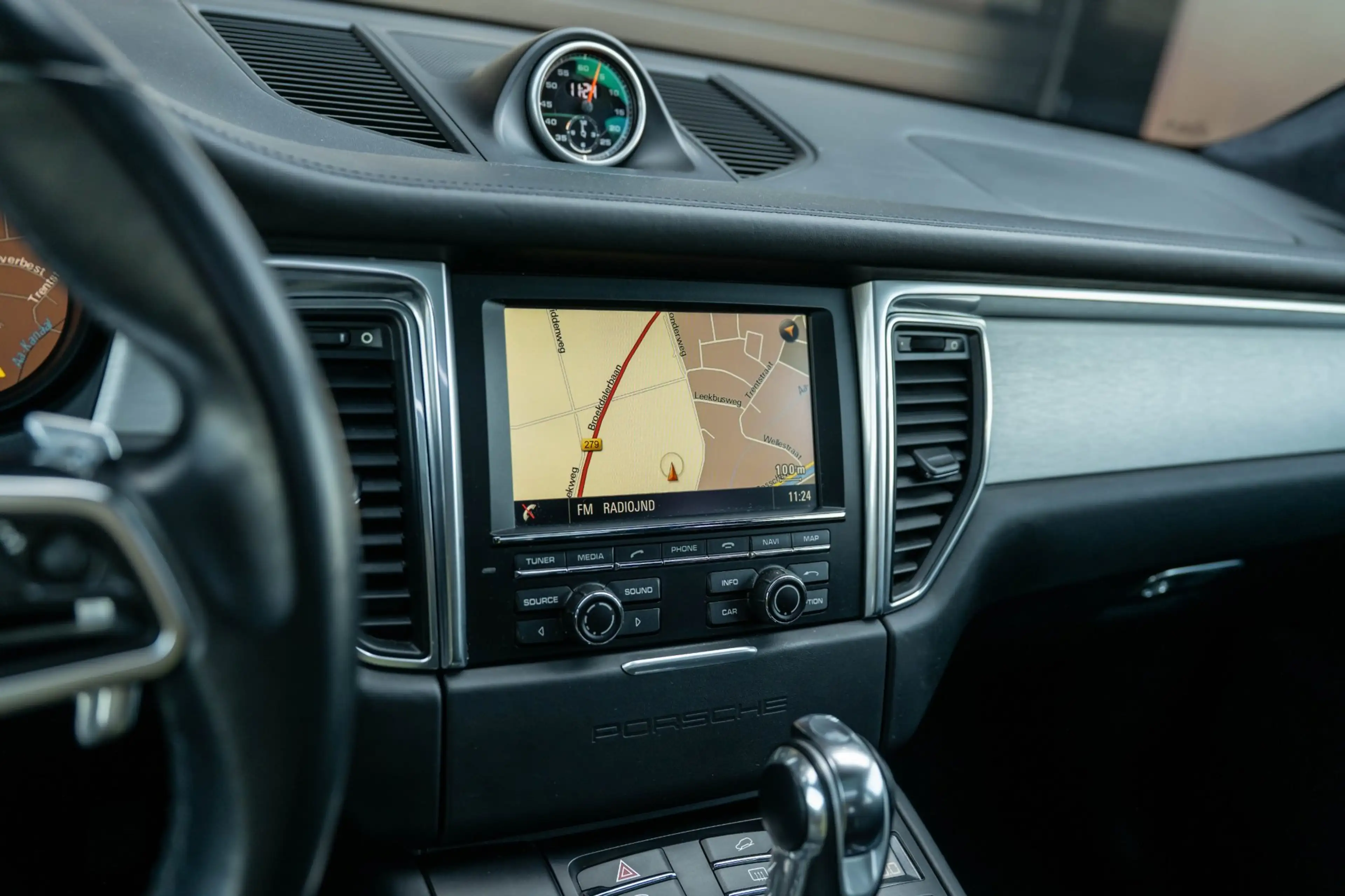 Porsche Macan 3.6 Turbo 400PK|PANO|Luchtvering|Sport-Chrono|Trek — photo 31