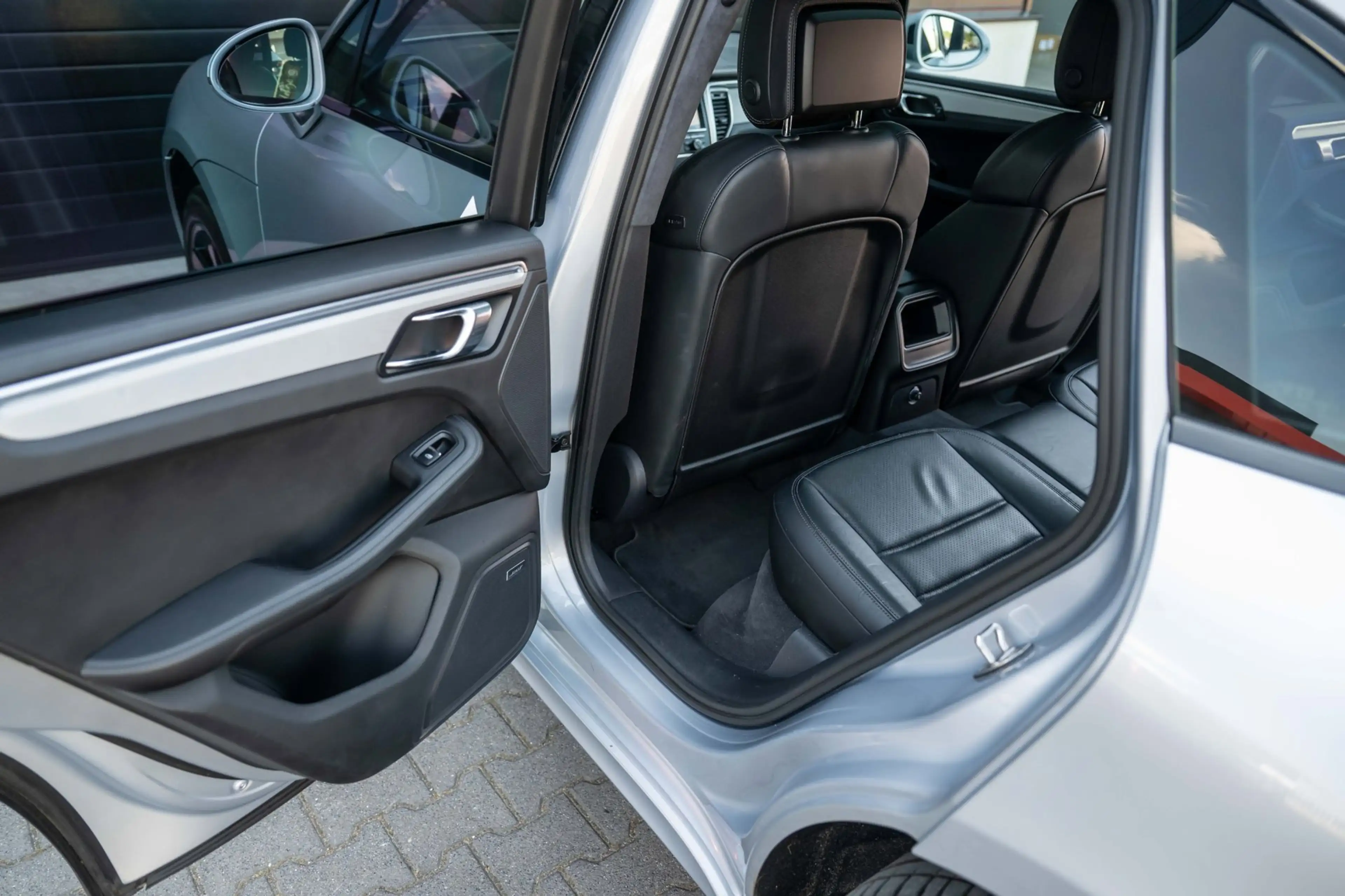 Porsche Macan 3.6 Turbo 400PK|PANO|Luchtvering|Sport-Chrono|Trek — photo 37
