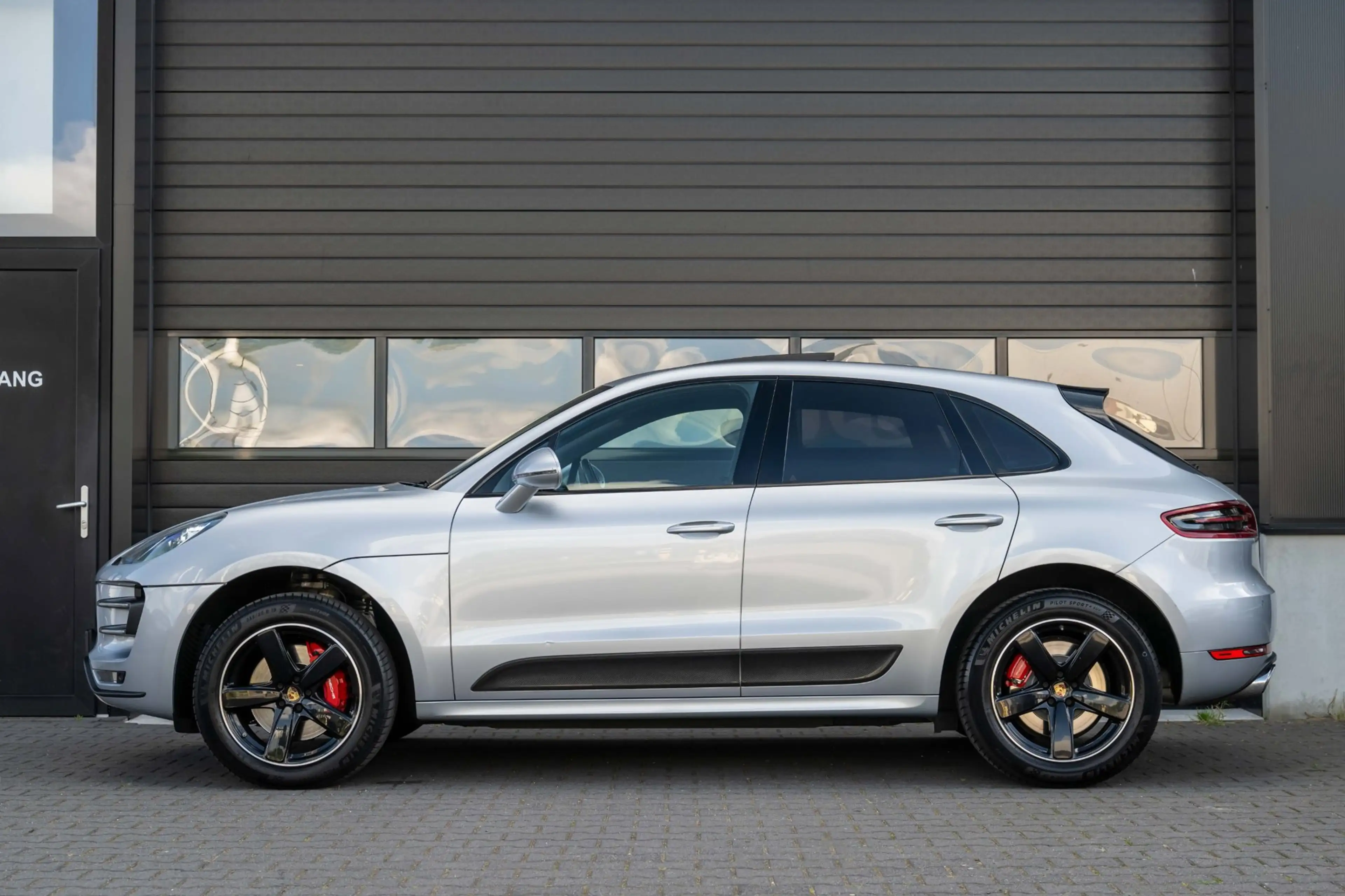 Porsche Macan 3.6 Turbo 400PK|PANO|Luchtvering|Sport-Chrono|Trek — photo 2