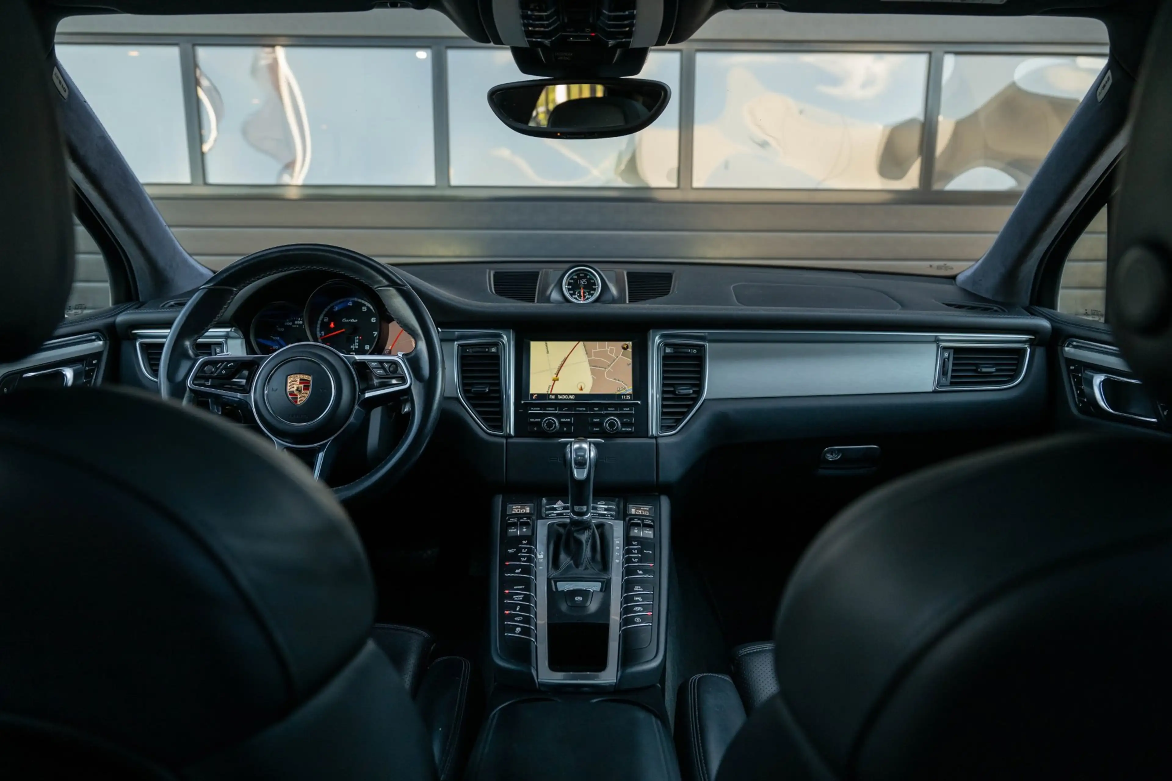 Porsche Macan 3.6 Turbo 400PK|PANO|Luchtvering|Sport-Chrono|Trek — photo 3