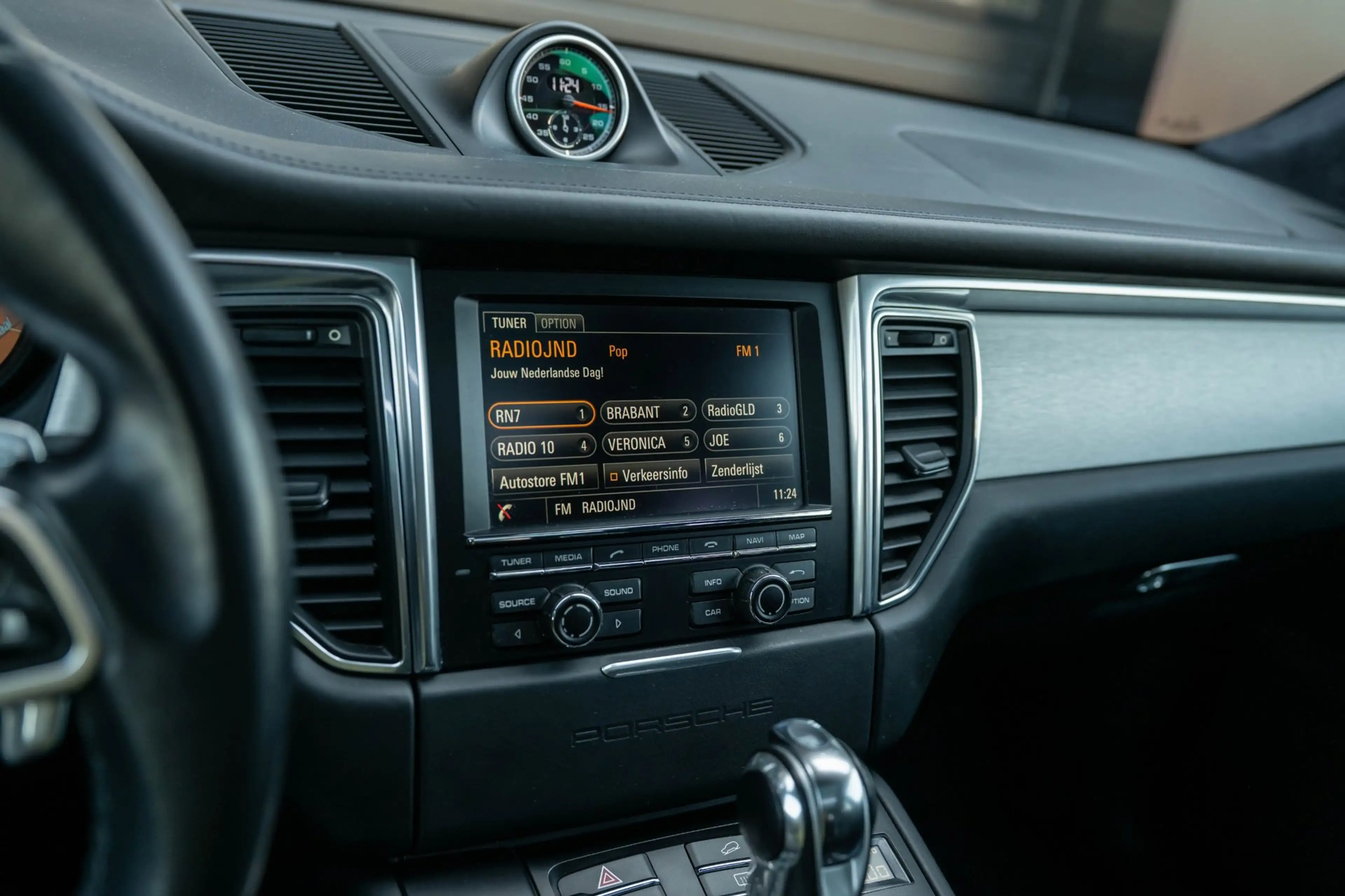 Porsche Macan 3.6 Turbo 400PK|PANO|Luchtvering|Sport-Chrono|Trek — photo 33