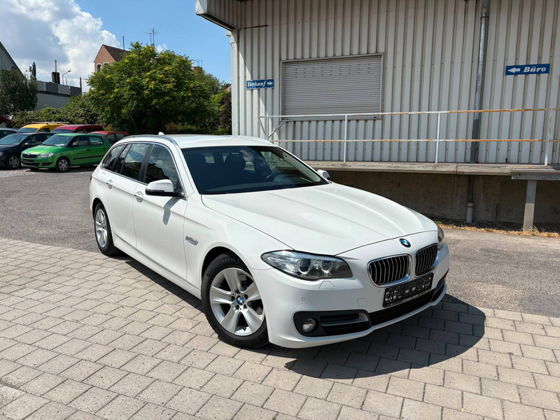BMW 520 5er Touring Diesel 520d Sport-Aut.*Spurwechselassistent*Sitzheizung*