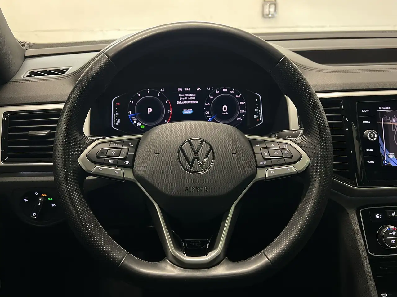 Volkswagen Atlas снимка Volkswagen Atlas