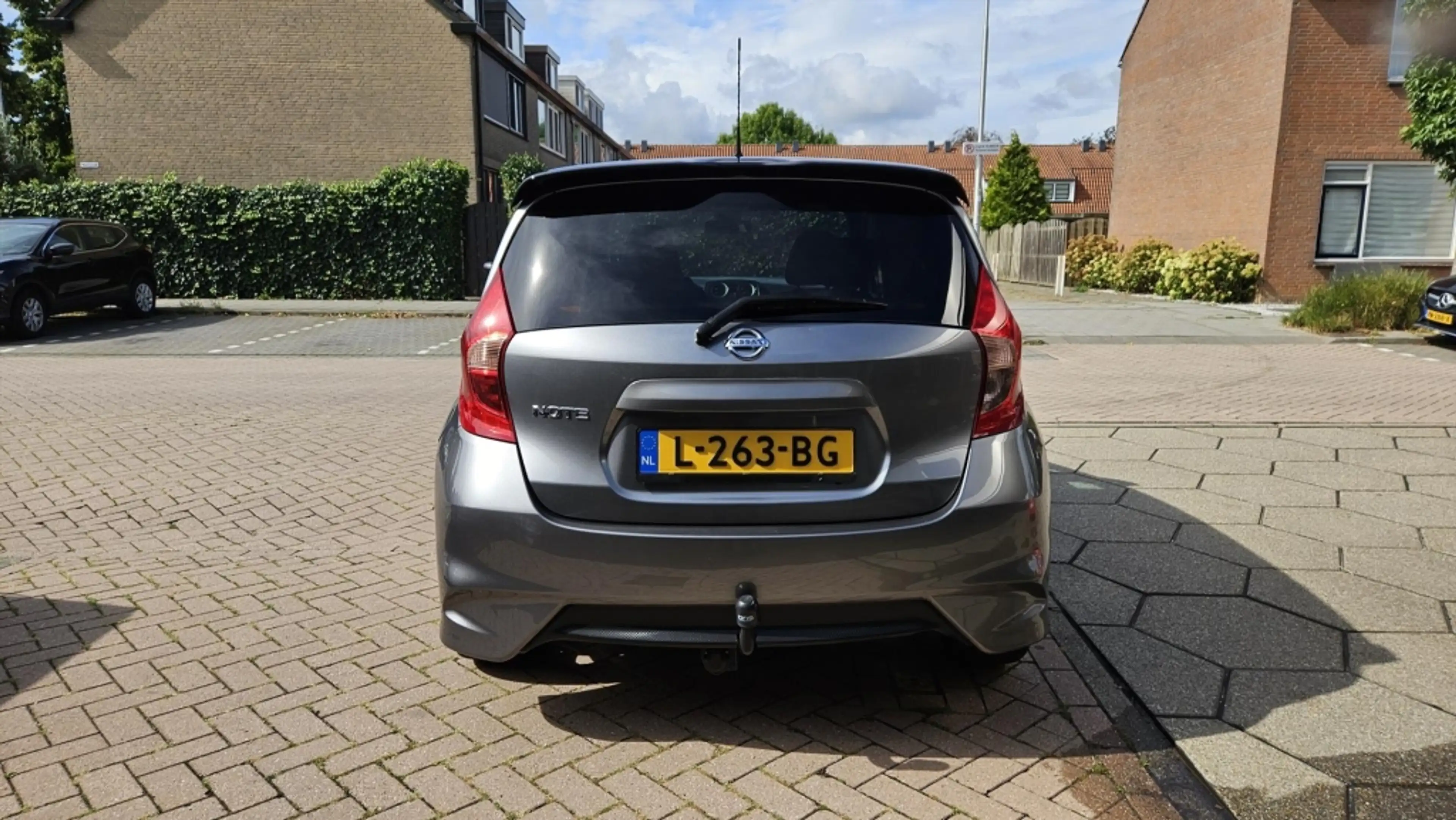 Nissan Note 1.2 59KW/80PK Black Edition — photo 5