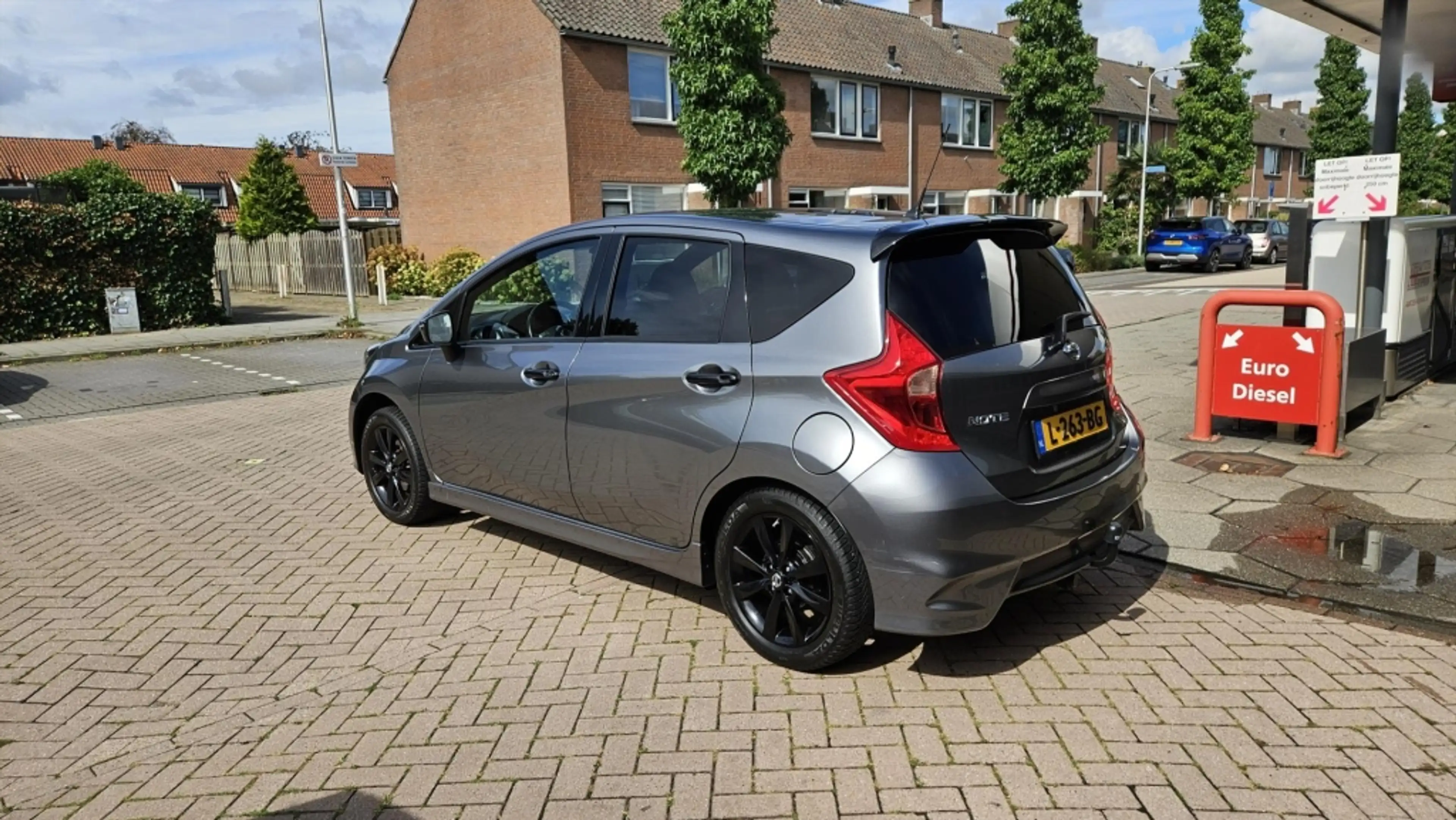 Nissan Note 1.2 59KW/80PK Black Edition — photo 6