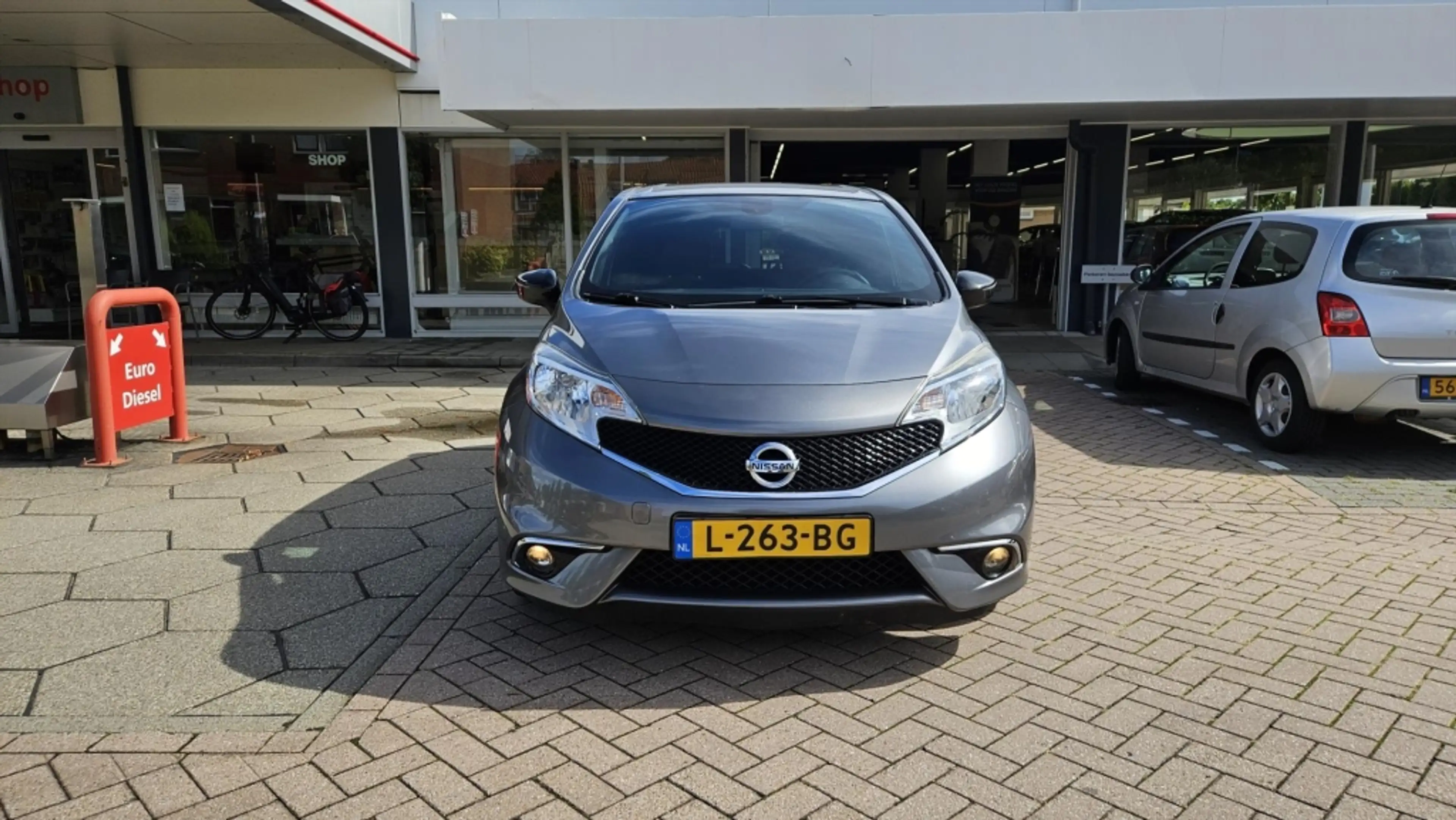 Nissan Note 1.2 59KW/80PK Black Edition — photo 2