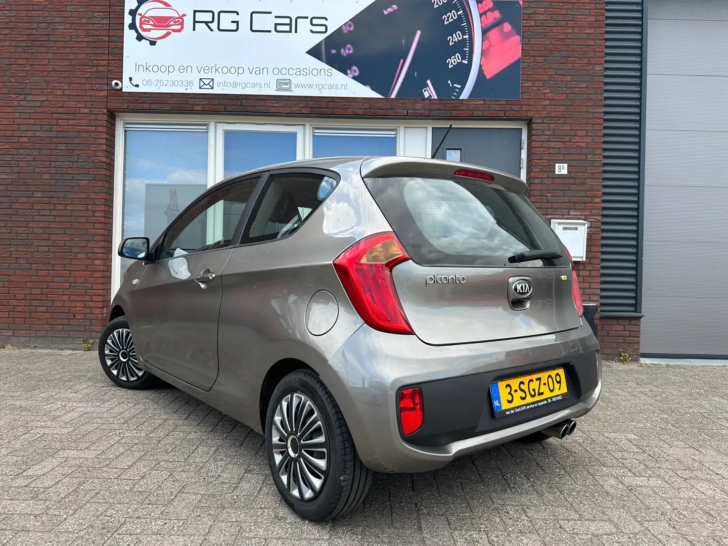 Kia Picanto 1.0 CVVT ISG Comfort Pack / Airco / NAP / AUX Grau - 2