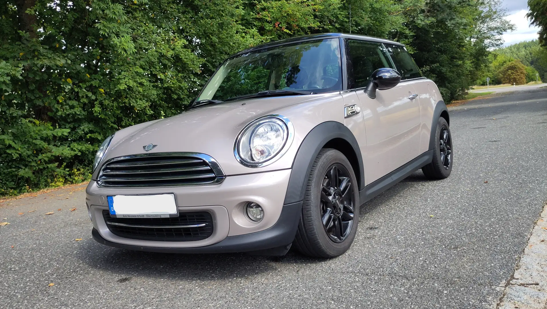 MINI Cooper MINI Baker Street Beige - 1