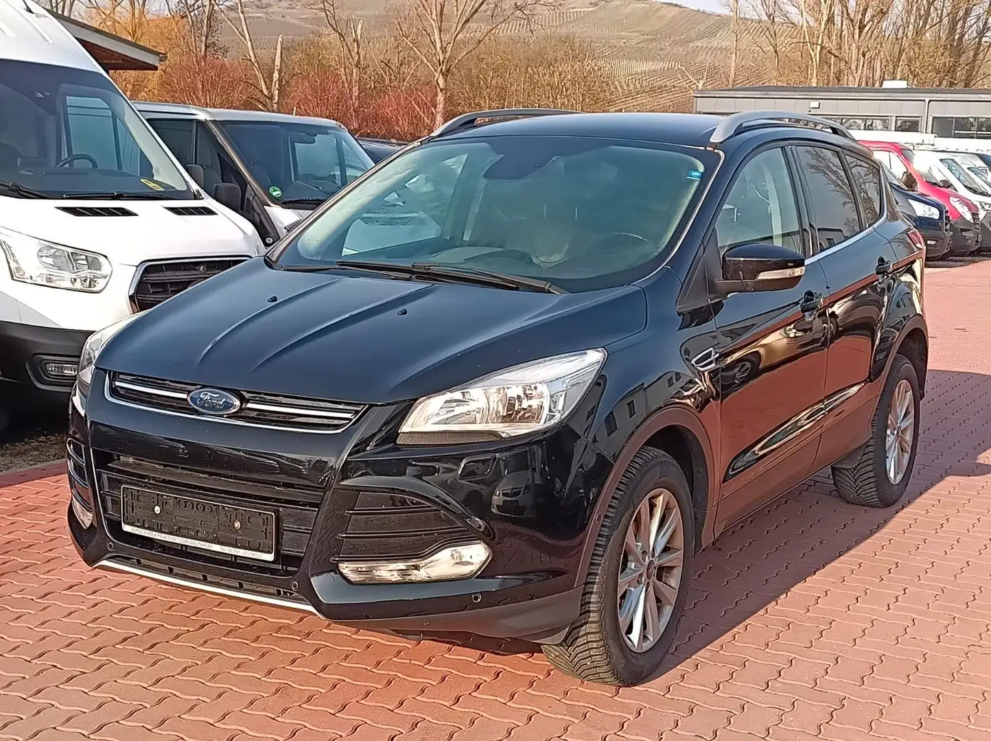 Ford Kuga Titanium4x4 Automatik*CarPlay*SHZ*Parkhilfe Noir - 1