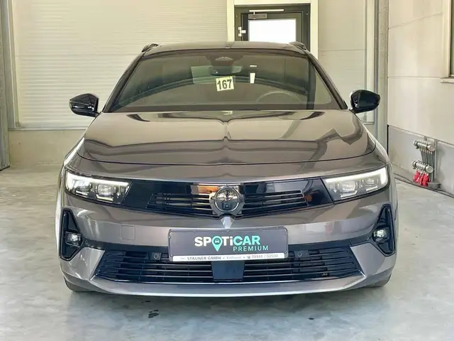 Opel Astra view 5