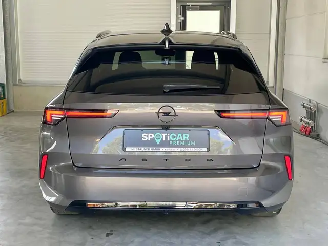 Opel Astra view 6