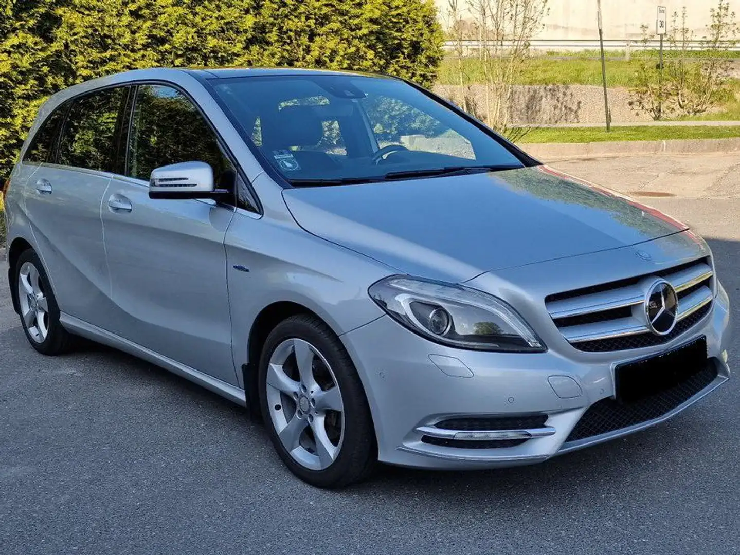 Mercedes-Benz B 160 BlueEFFICIENCY Grijs - 1