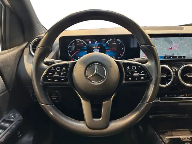 Mercedes-Benz B-Class view 13