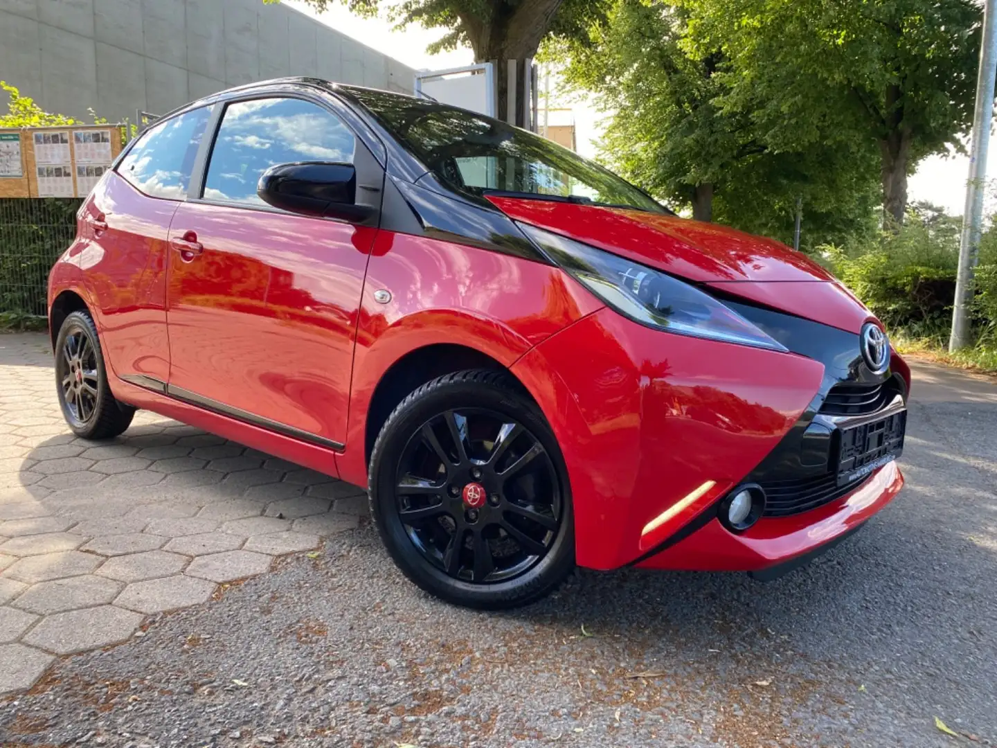 Toyota Aygo*Klima**5-trg.*Kamera*ZV/FB*Ganzjahresreifen Rood - 2