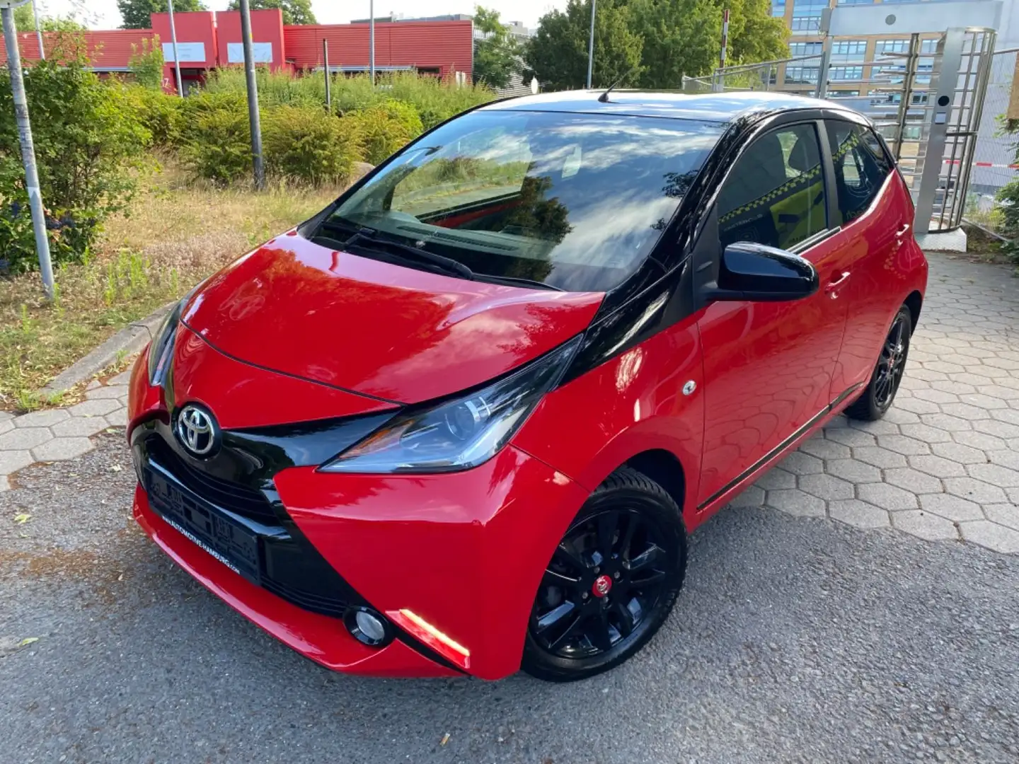 Toyota Aygo*Klima**5-trg.*Kamera*ZV/FB*Ganzjahresreifen Rood - 1