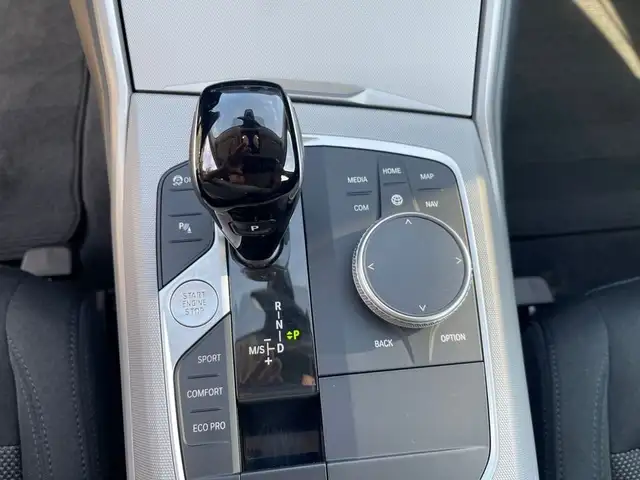BMW 3 Series view 12