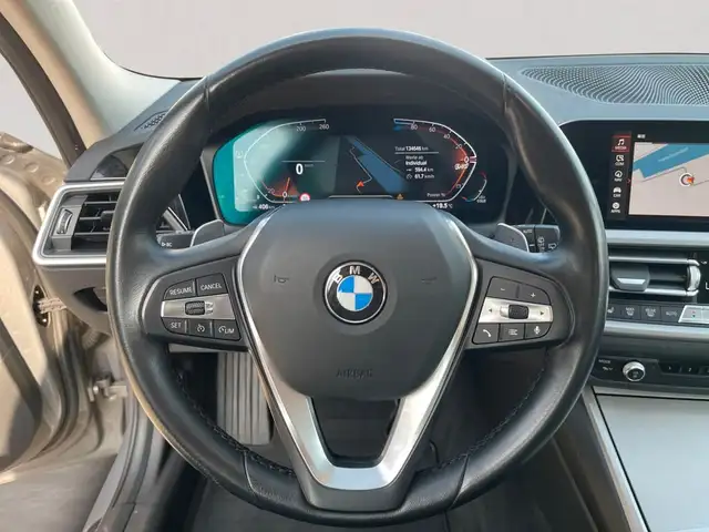 BMW 3 Series view 14