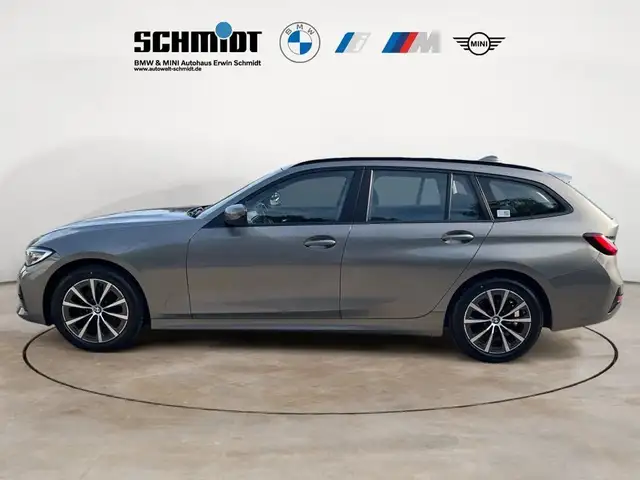 BMW 3 Series view 3