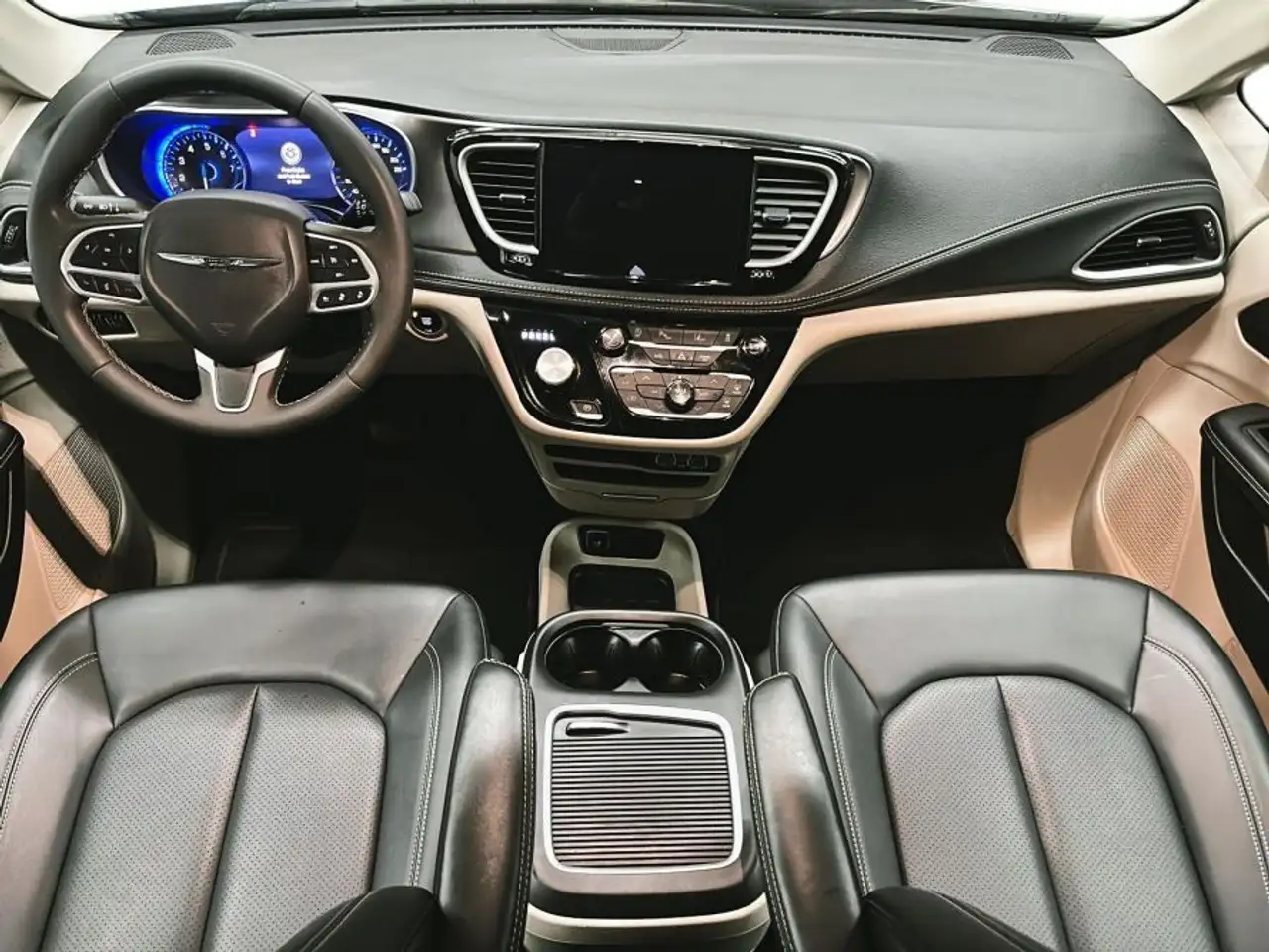 Chrysler Pacifica снимка Chrysler Pacifica