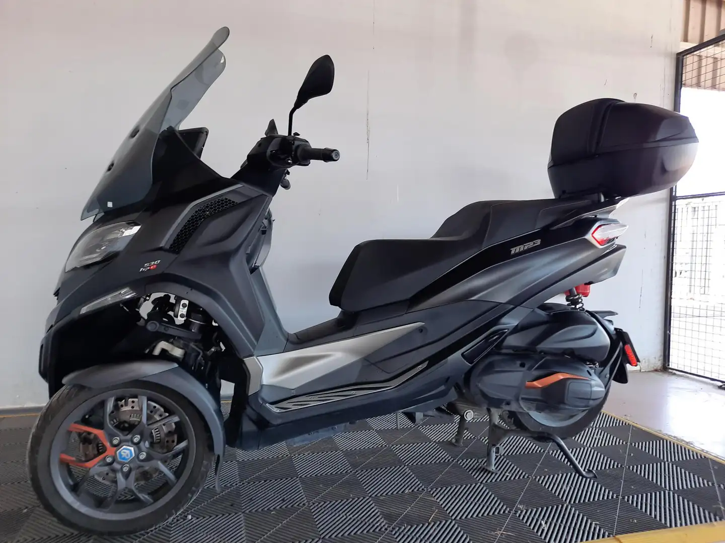 Piaggio MP3 530 Noir - 1