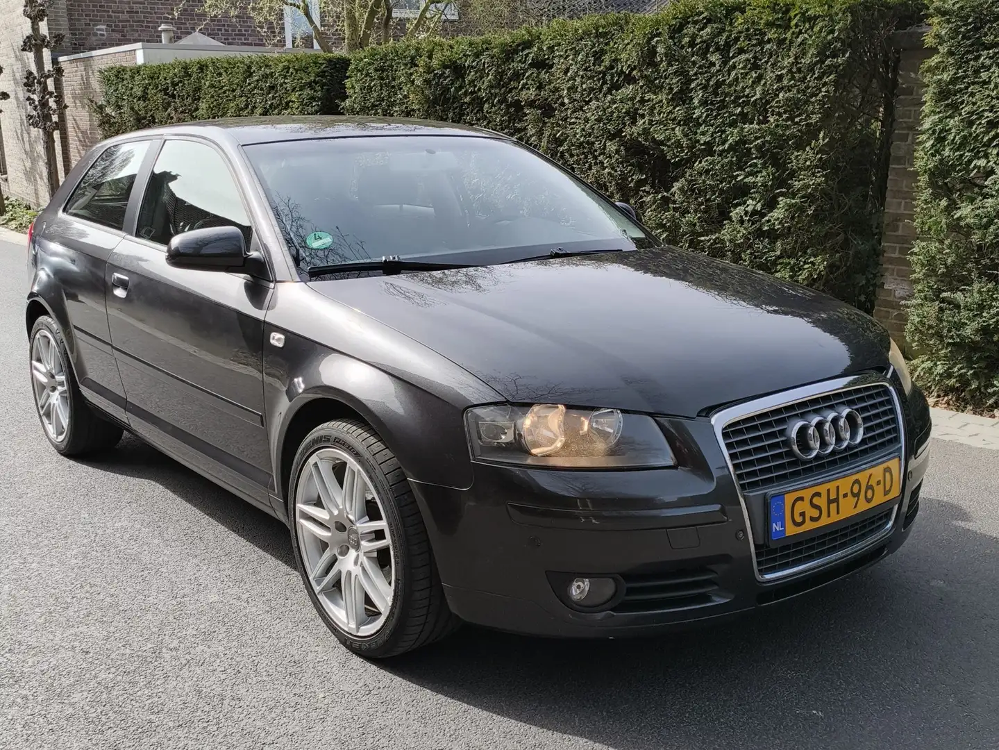 Audi A3 1.6 Attraction Grijs - 1