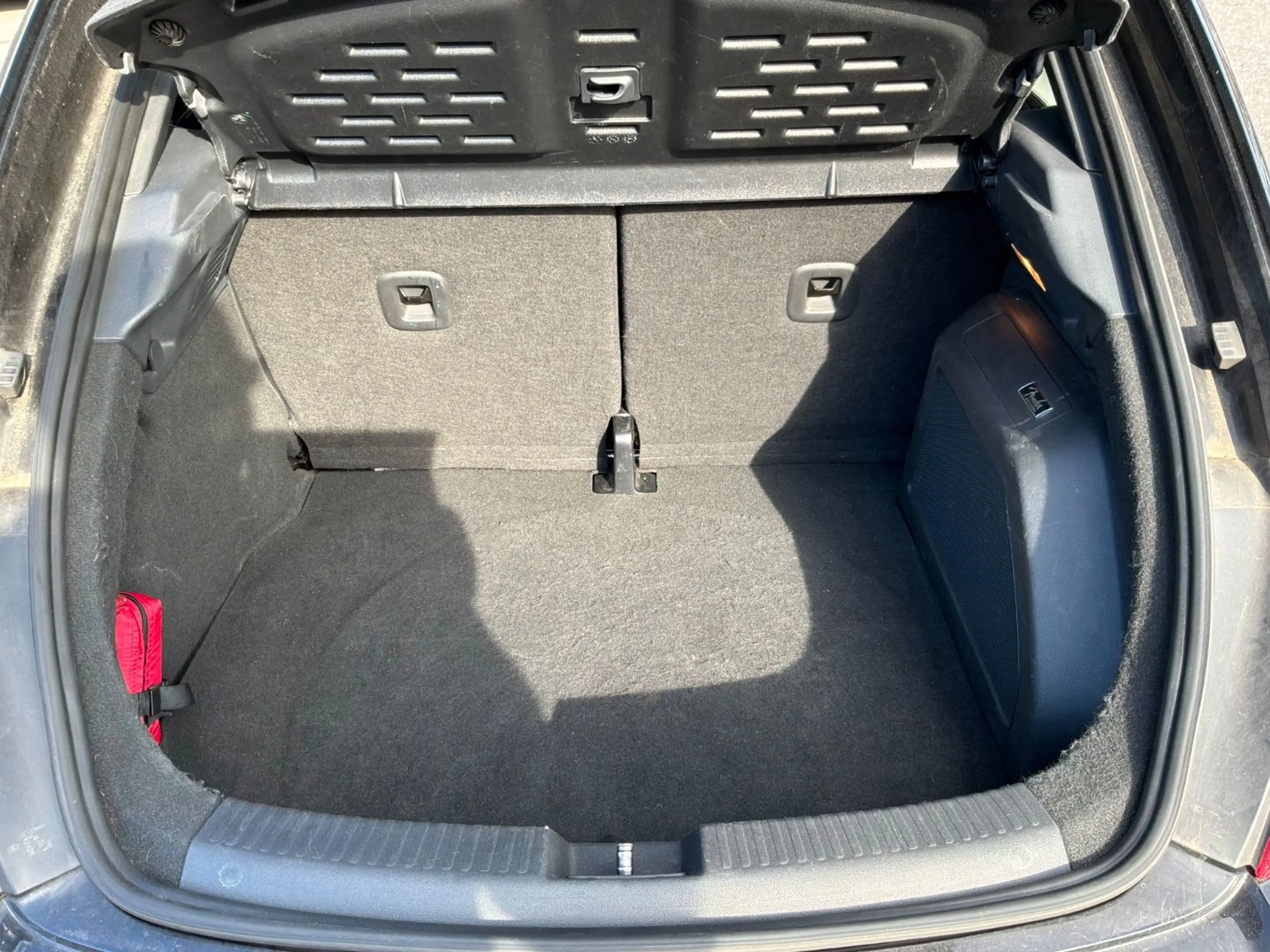 Volkswagen Beetle Club Fender Soundsystem — photo 6