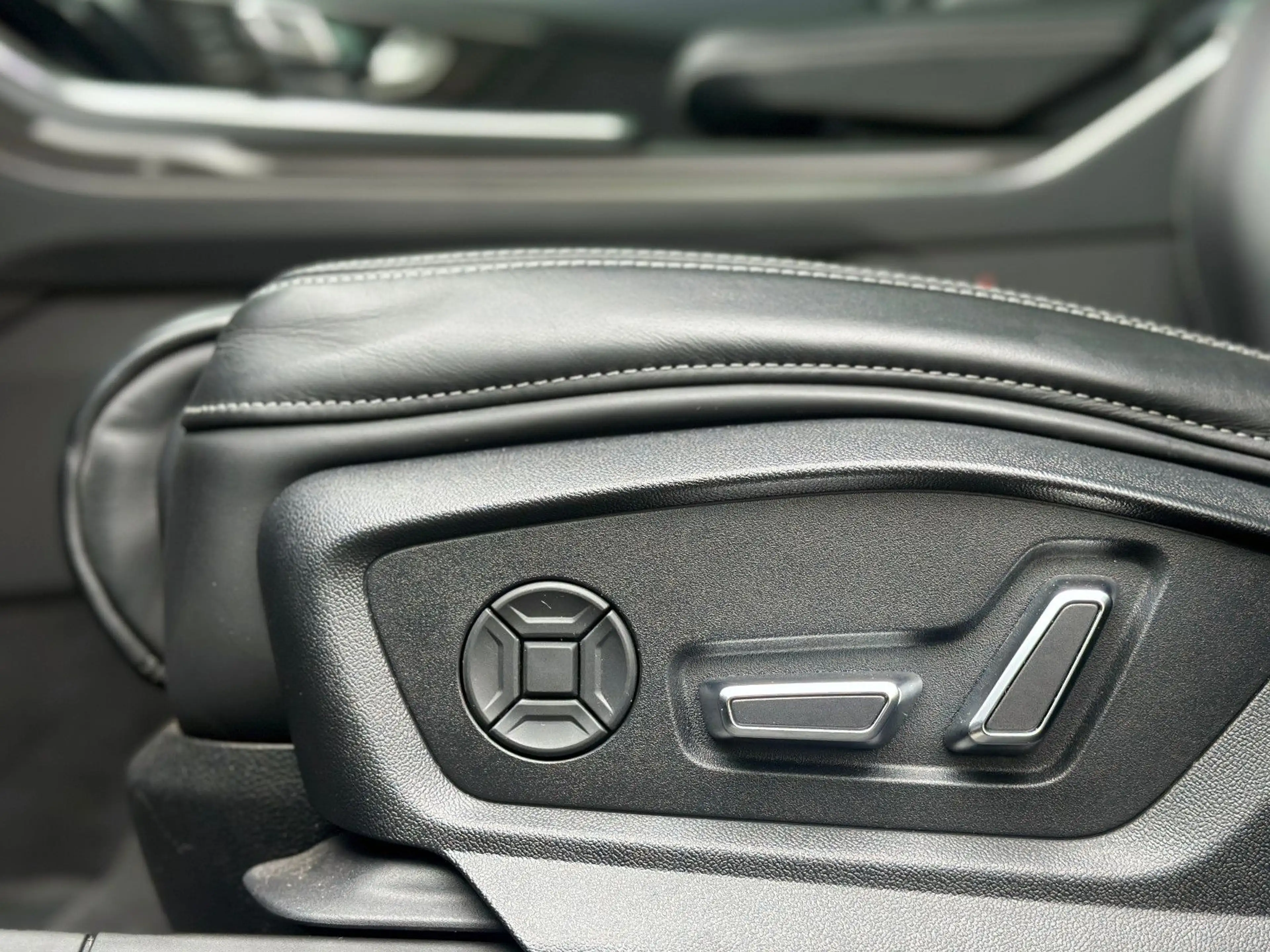 Audi SQ8 TFSI q compet+ BLACK PANO AHK B&O HuD STANDH — photo 13