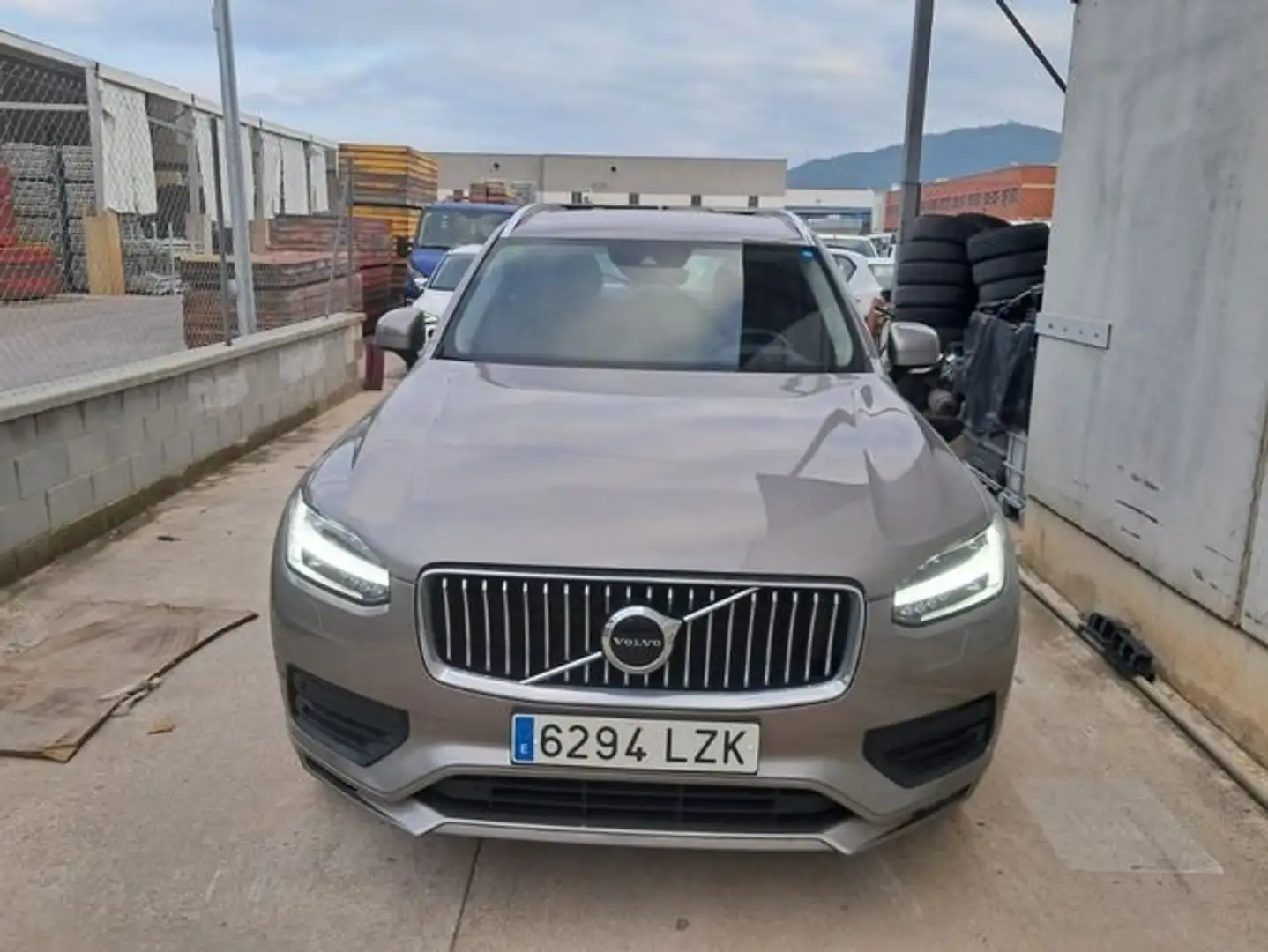 Volvo XC90 B5 Momentum Pro 7pl. AWD Aut. Gris - 2