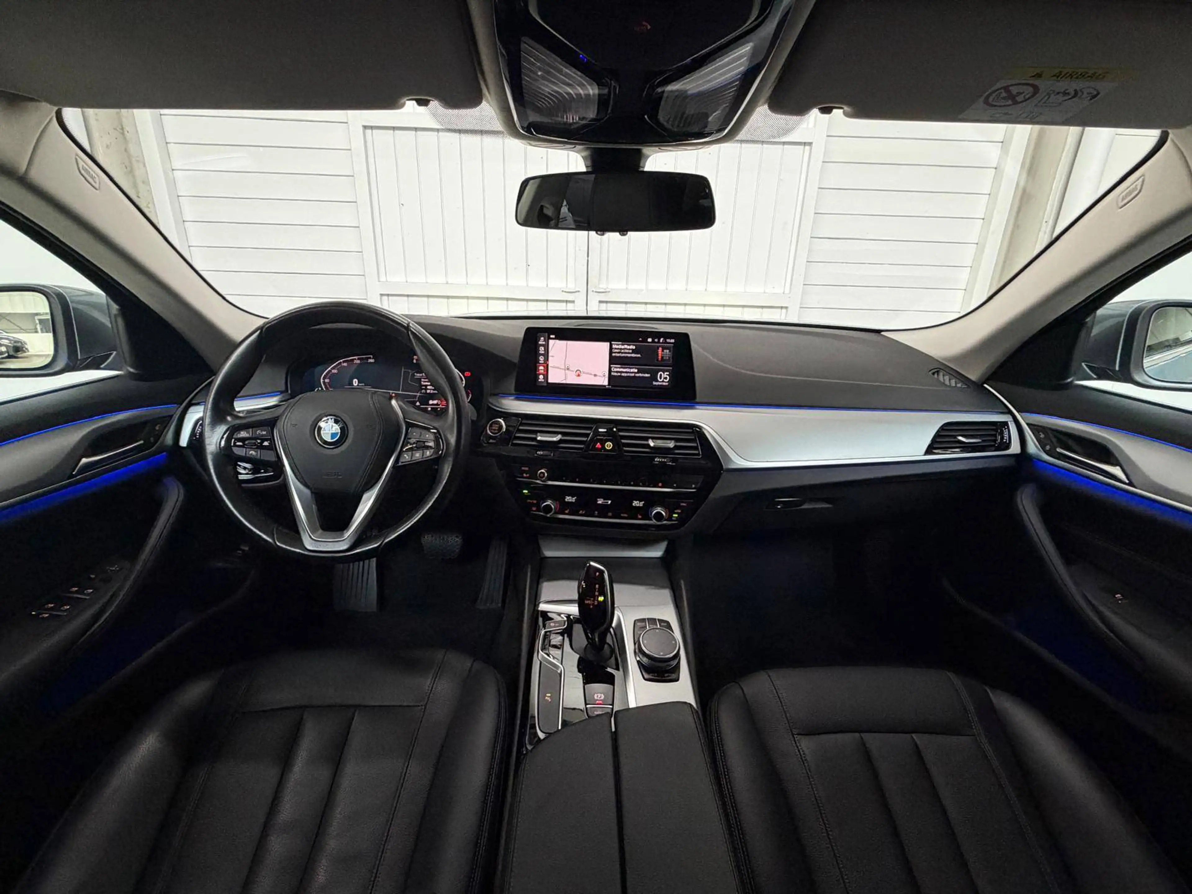 BMW 518 dA Touring NAVI*PDC*LED*CAMERA*CARPLAY*TREKHAAK*LEDER* — photo 9