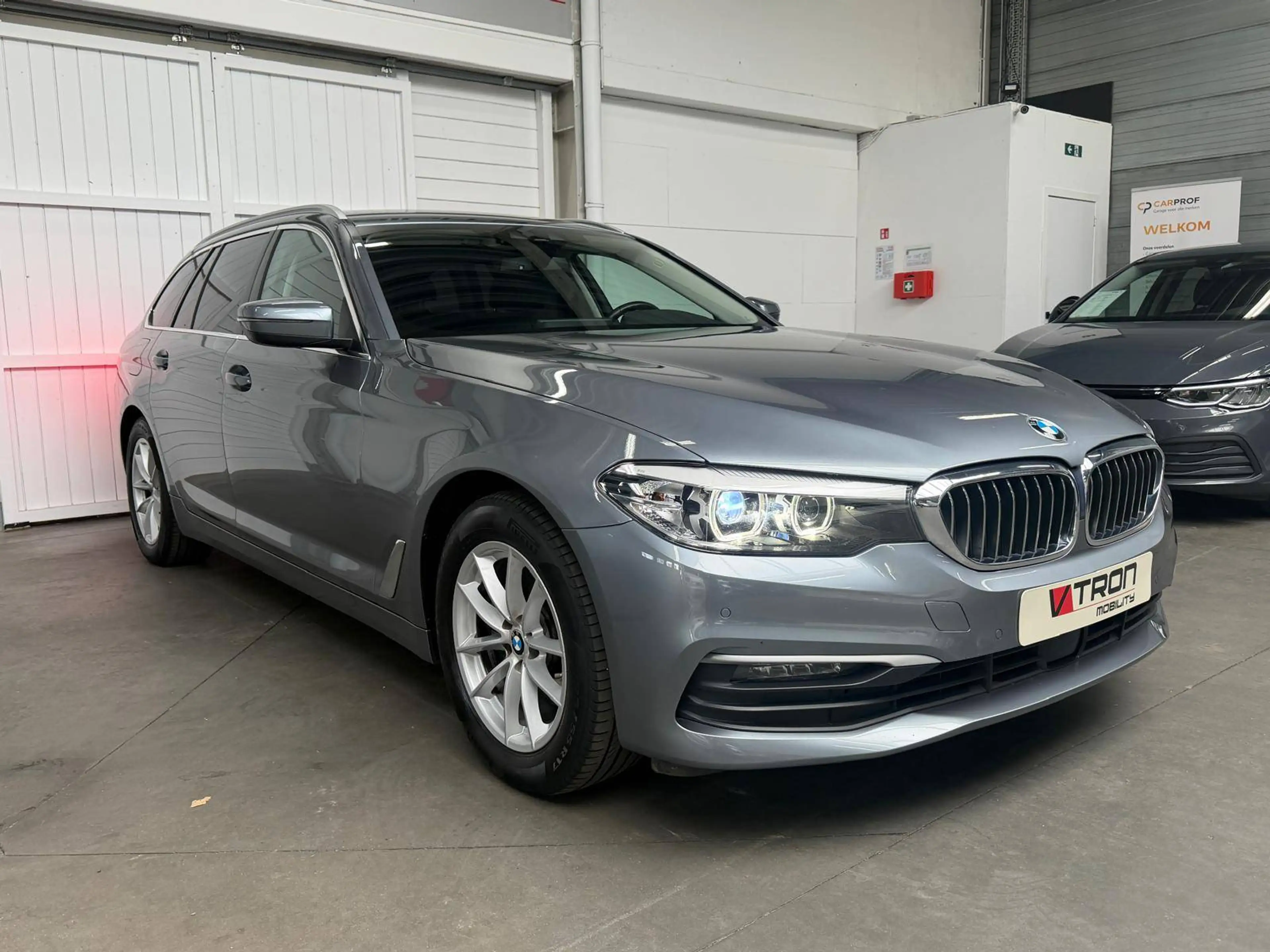 BMW 518 dA Touring NAVI*PDC*LED*CAMERA*CARPLAY*TREKHAAK*LEDER* — photo 6