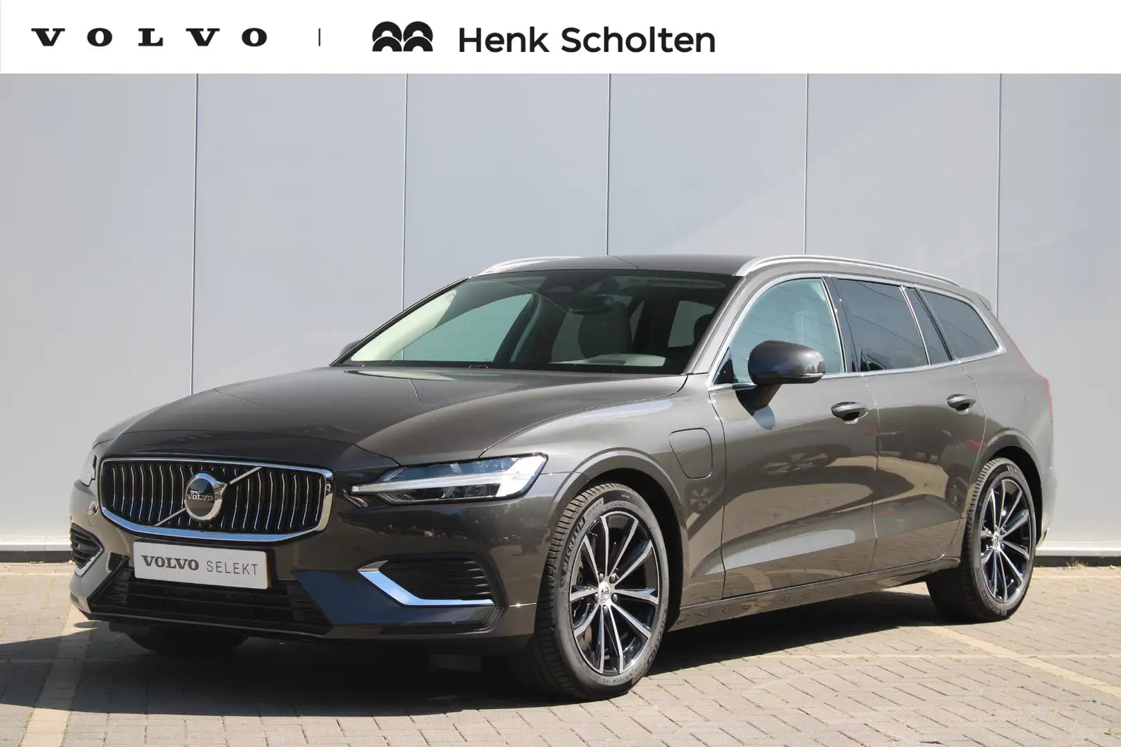 Volvo V60 T6 Plug-in hybrid AWD Essential Edition | Adaptiev Gri - 1
