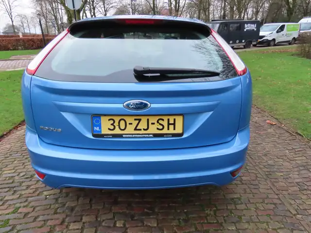 Ford Focus view 5
