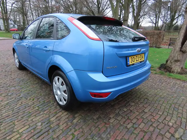 Ford Focus view 4