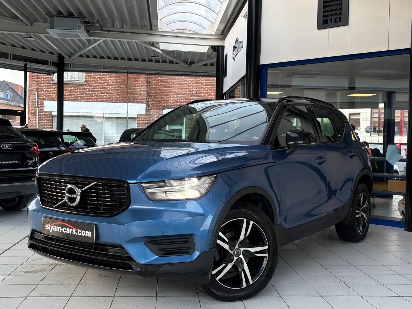 Volvo XC40 XC40 2.0 D3 *R-DESIGN*XENON*CUIR*GPS*CAMERA* Blauw - 1