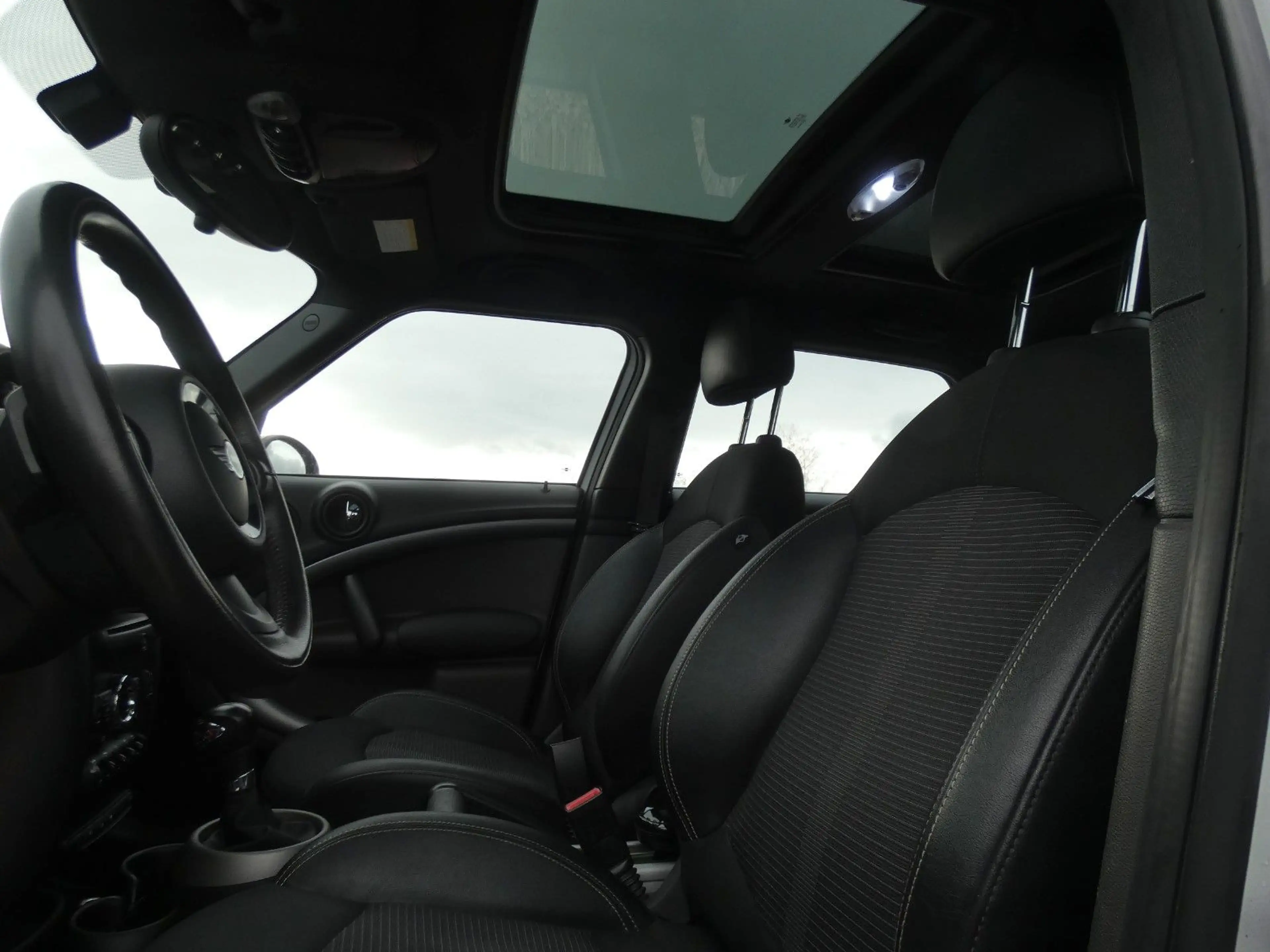 MINI Cooper SD Countryman Cooper SD*Panorama — photo 10