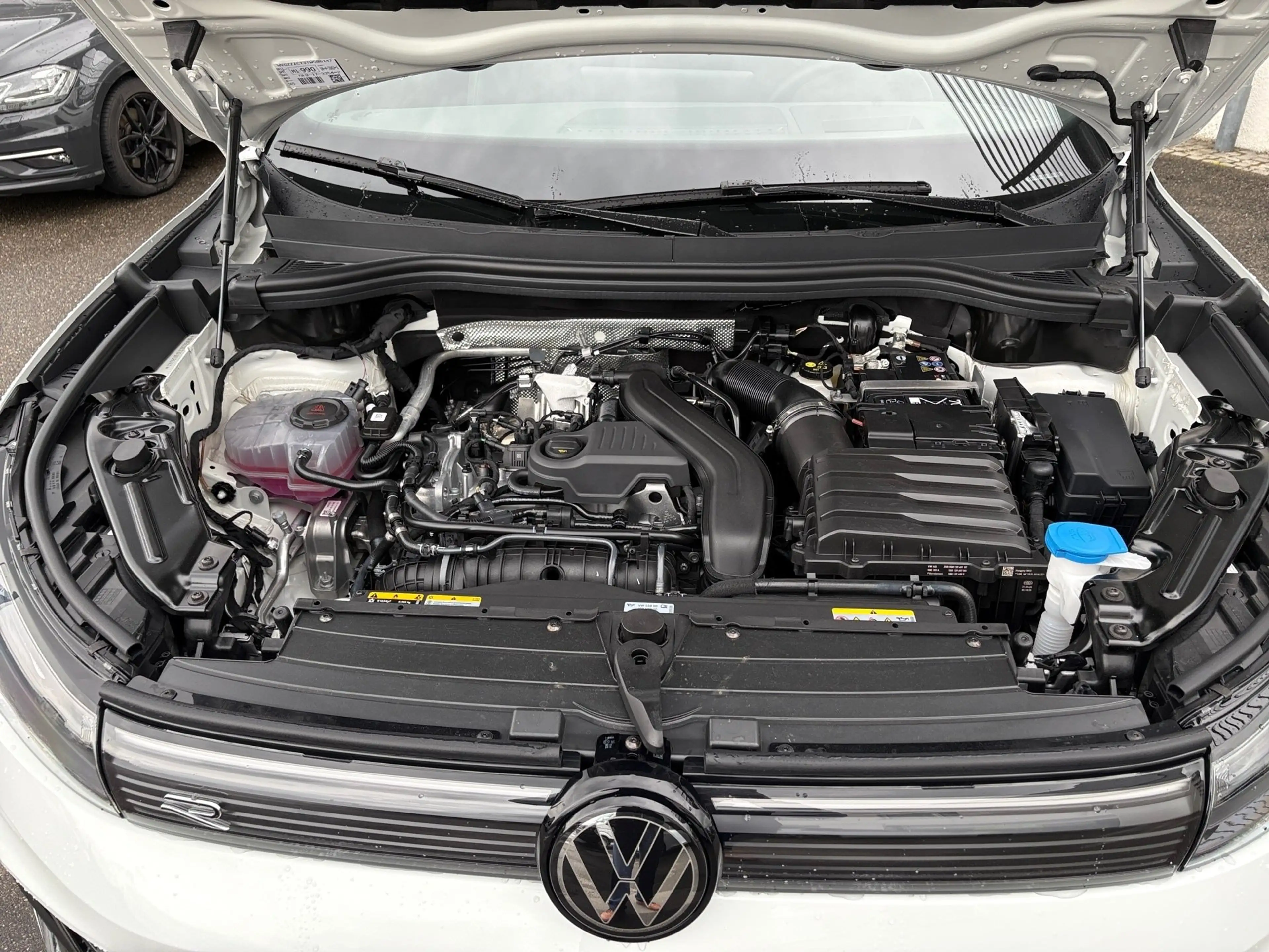 Volkswagen Tiguan 1.5 eTSI R-Line *AHK*NAVI*KAMERA* — photo 9