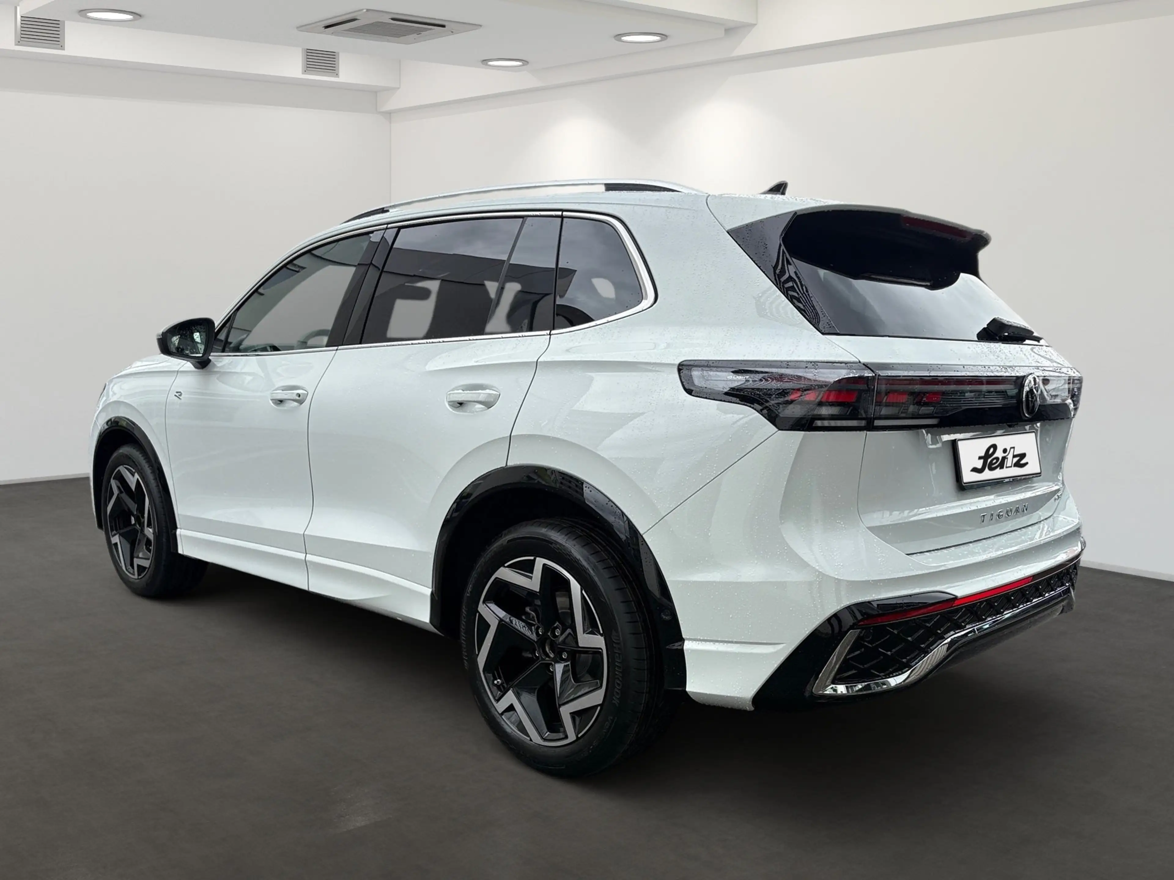 Volkswagen Tiguan 1.5 eTSI R-Line *AHK*NAVI*KAMERA* — photo 5