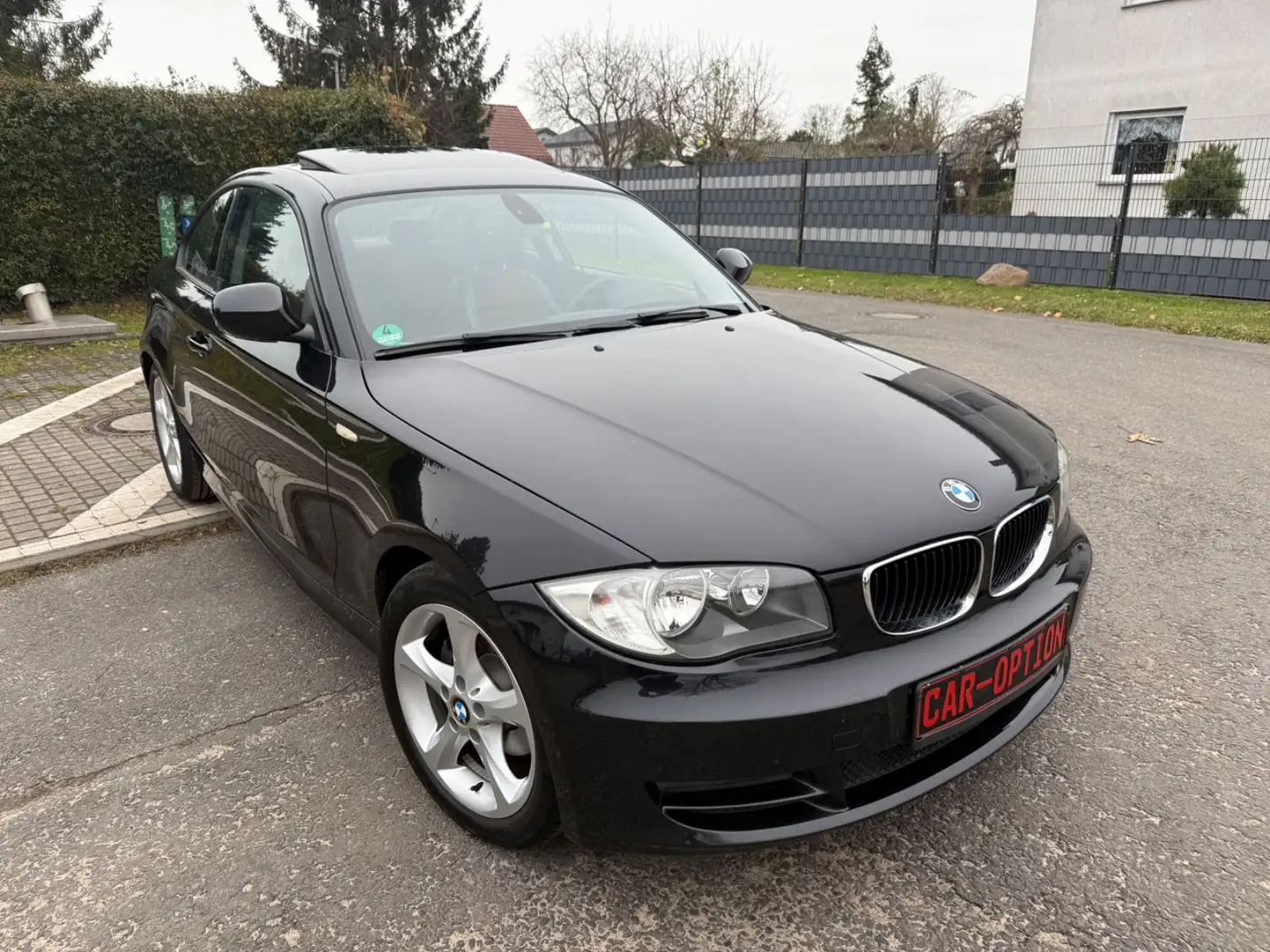 BMW 120 i Coupe/Glasdach/Teilleder /Tempomat/PDC Schwarz - 2
